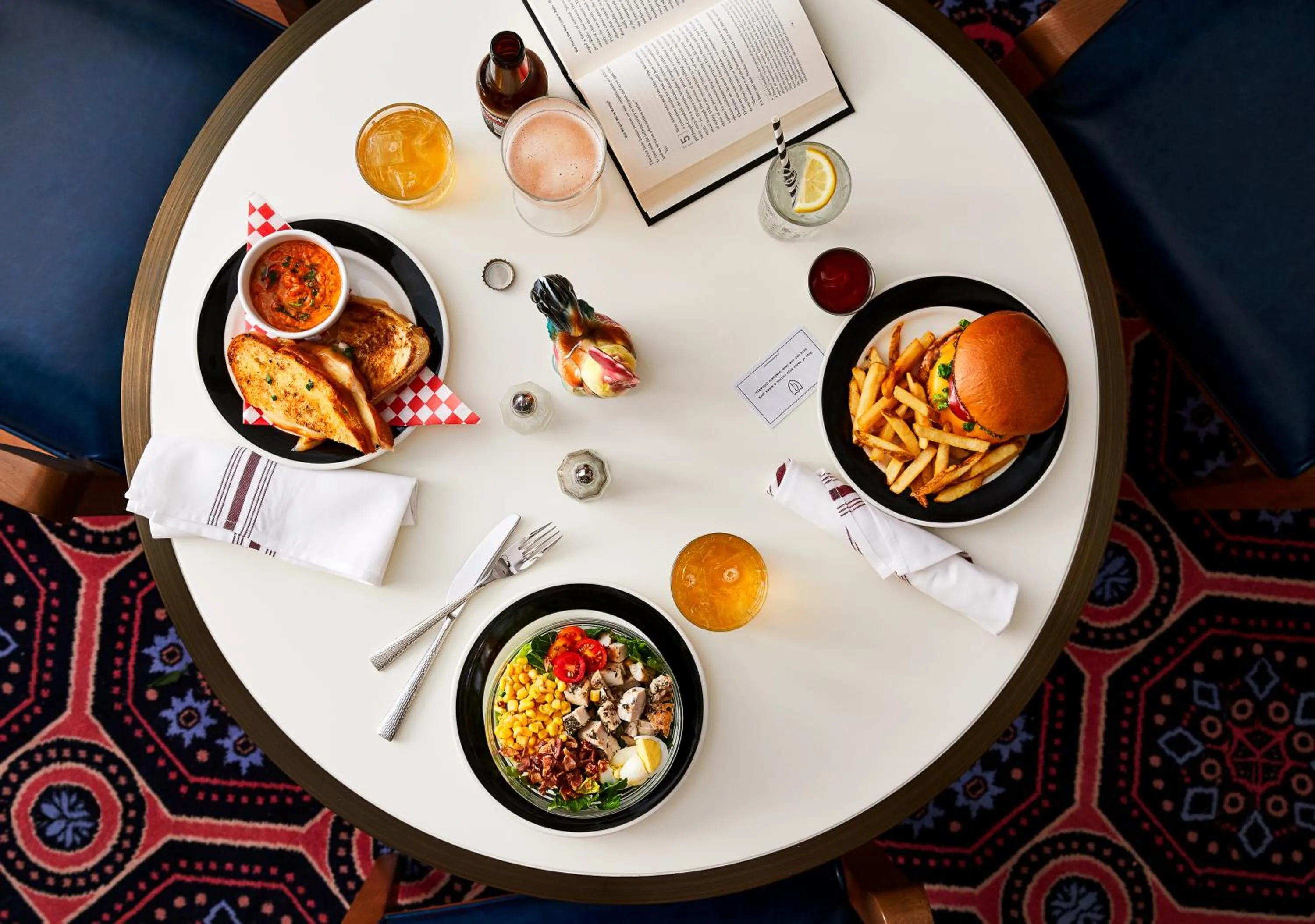 Food and drinks in Graduate by Hilton Columbia SC