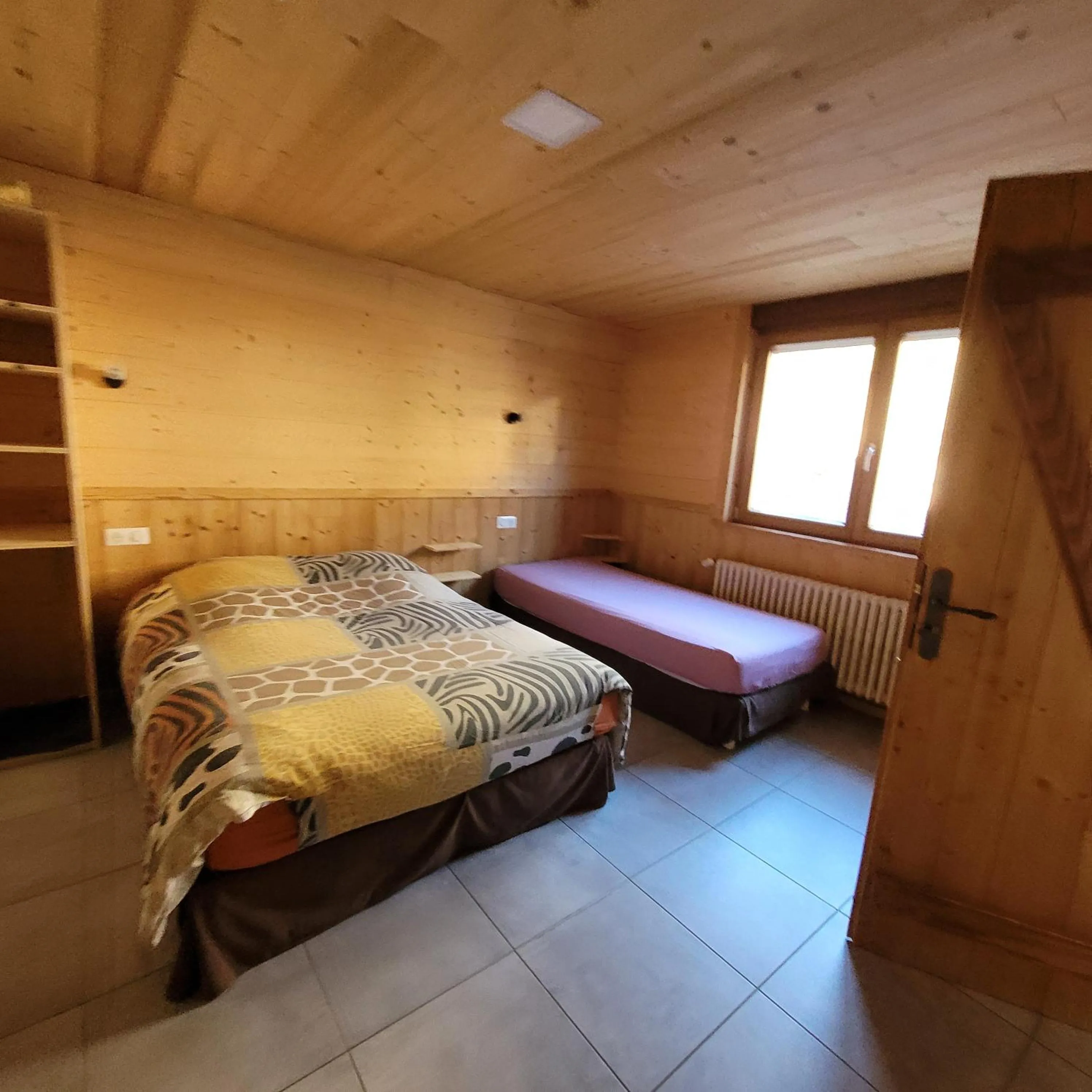 Bed in Hotel du lac des Corbeaux