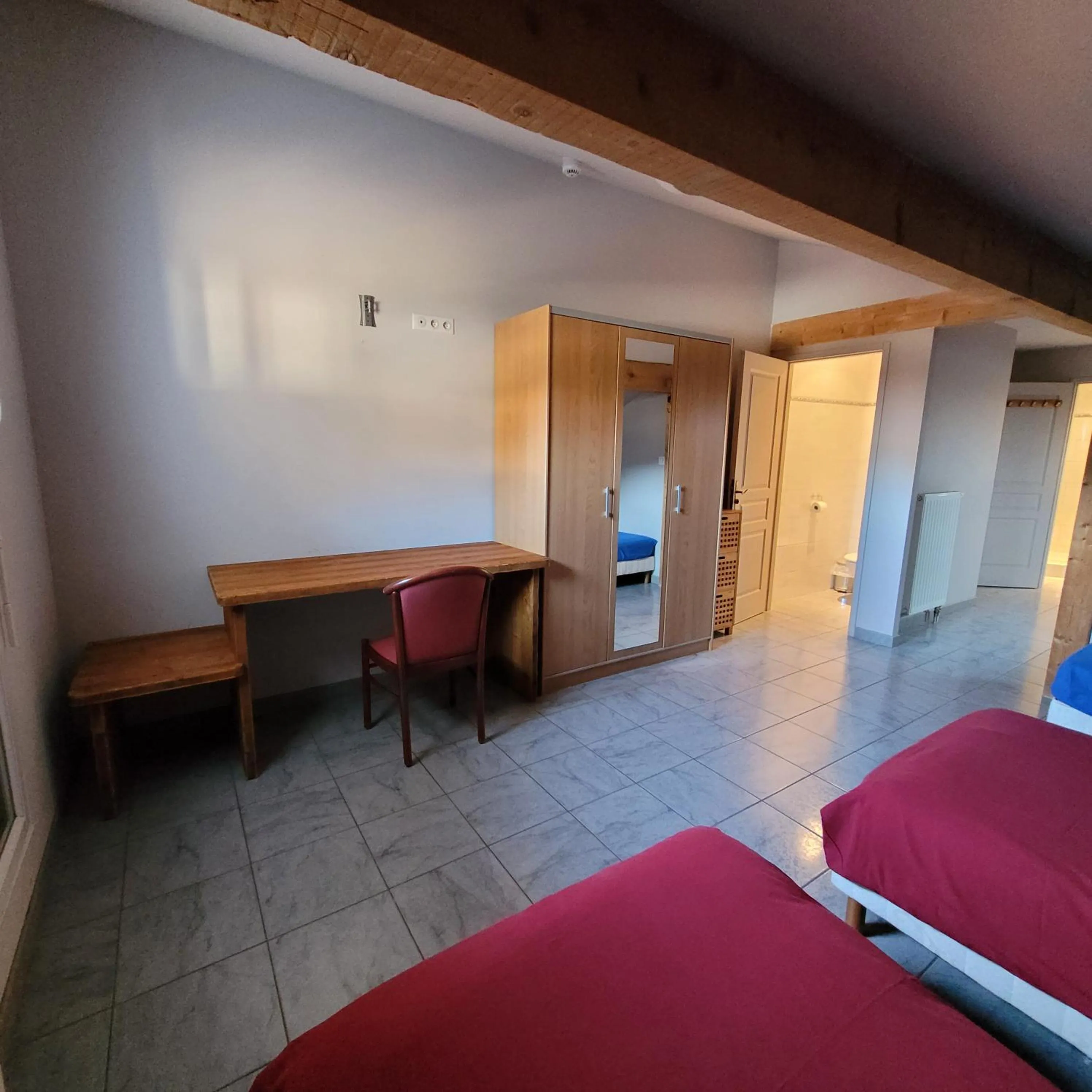 Bedroom, Bed in Hotel du lac des Corbeaux