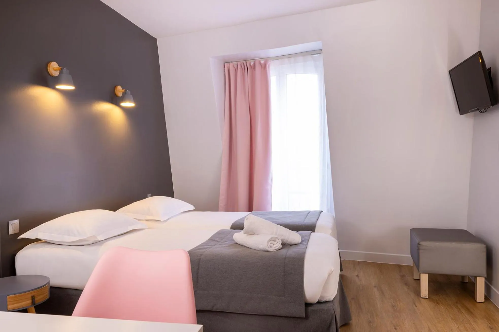 Bed in Paris Legendre