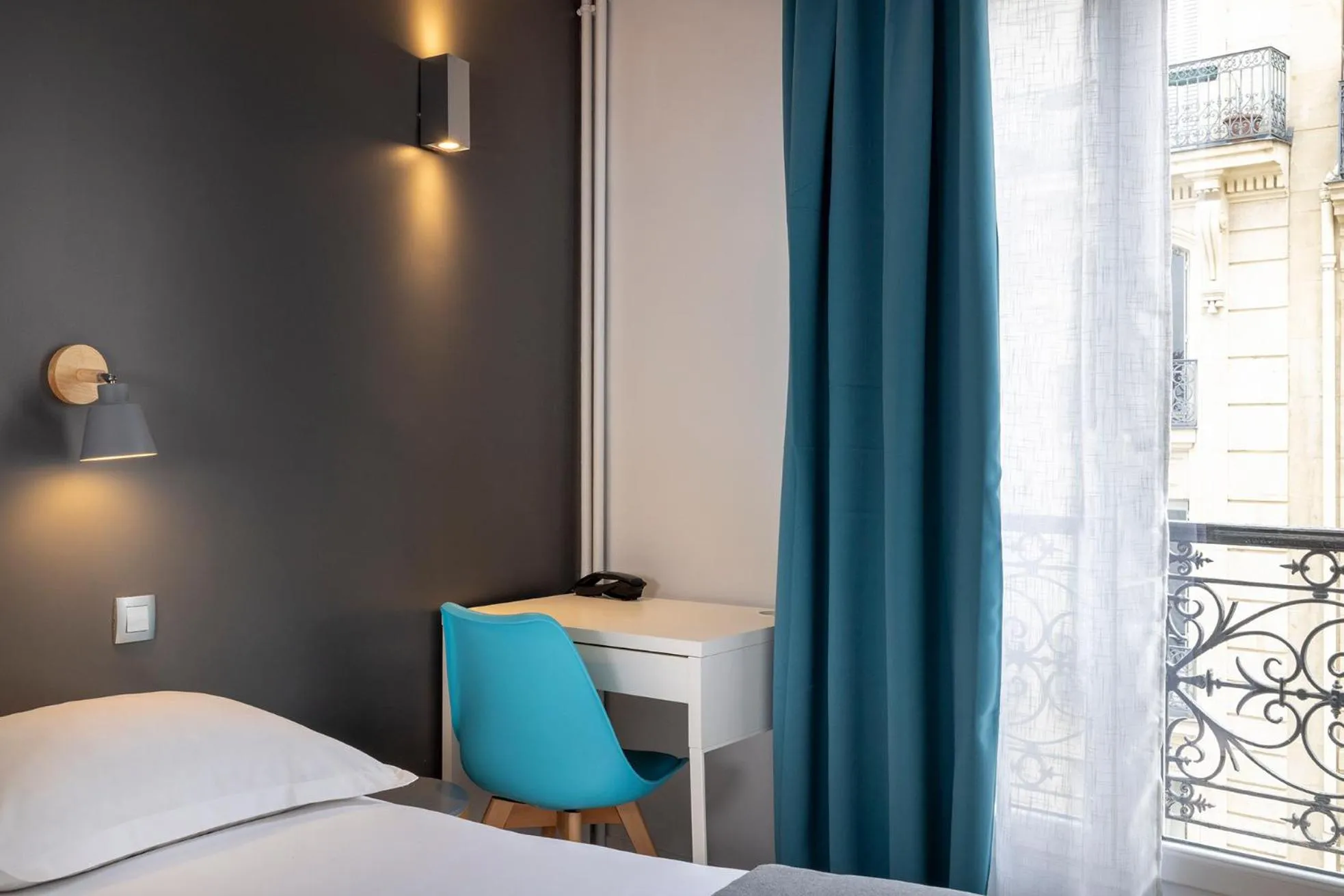 Bed in Paris Legendre