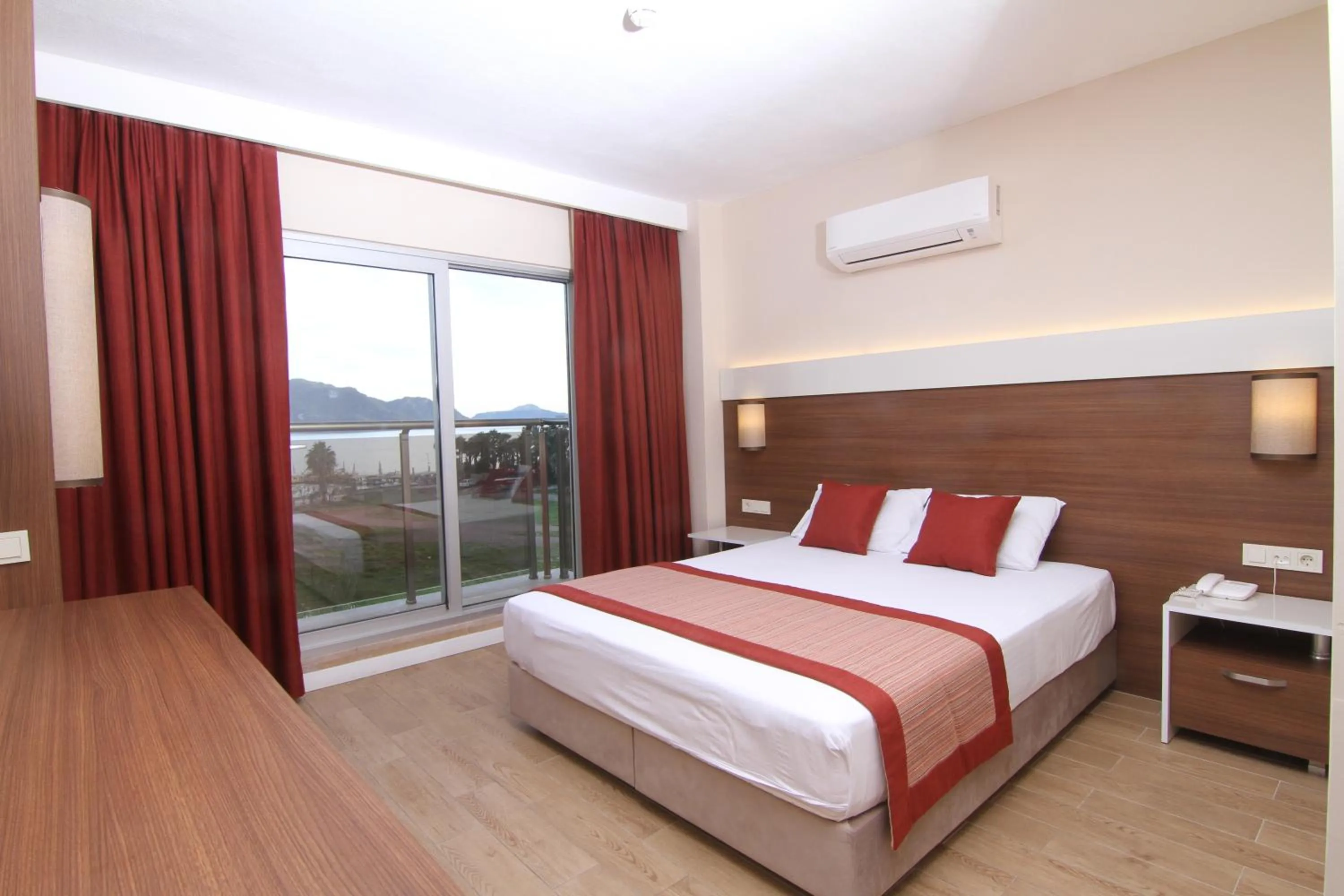 Bed in Sunway Club Otel