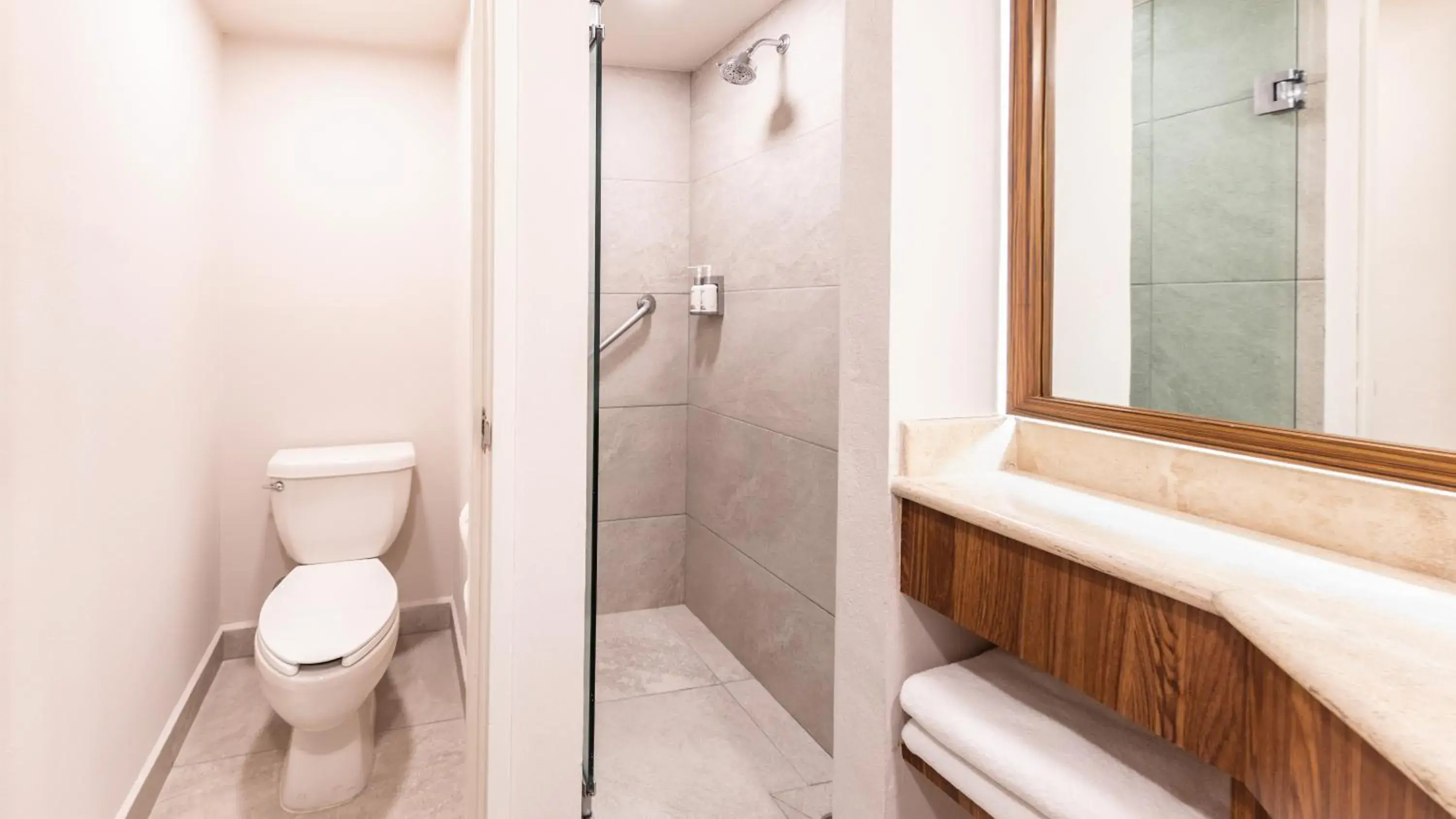 King Suite in Holiday Inn Orizaba by IHG King Suite in Holiday Inn Orizaba by IHG