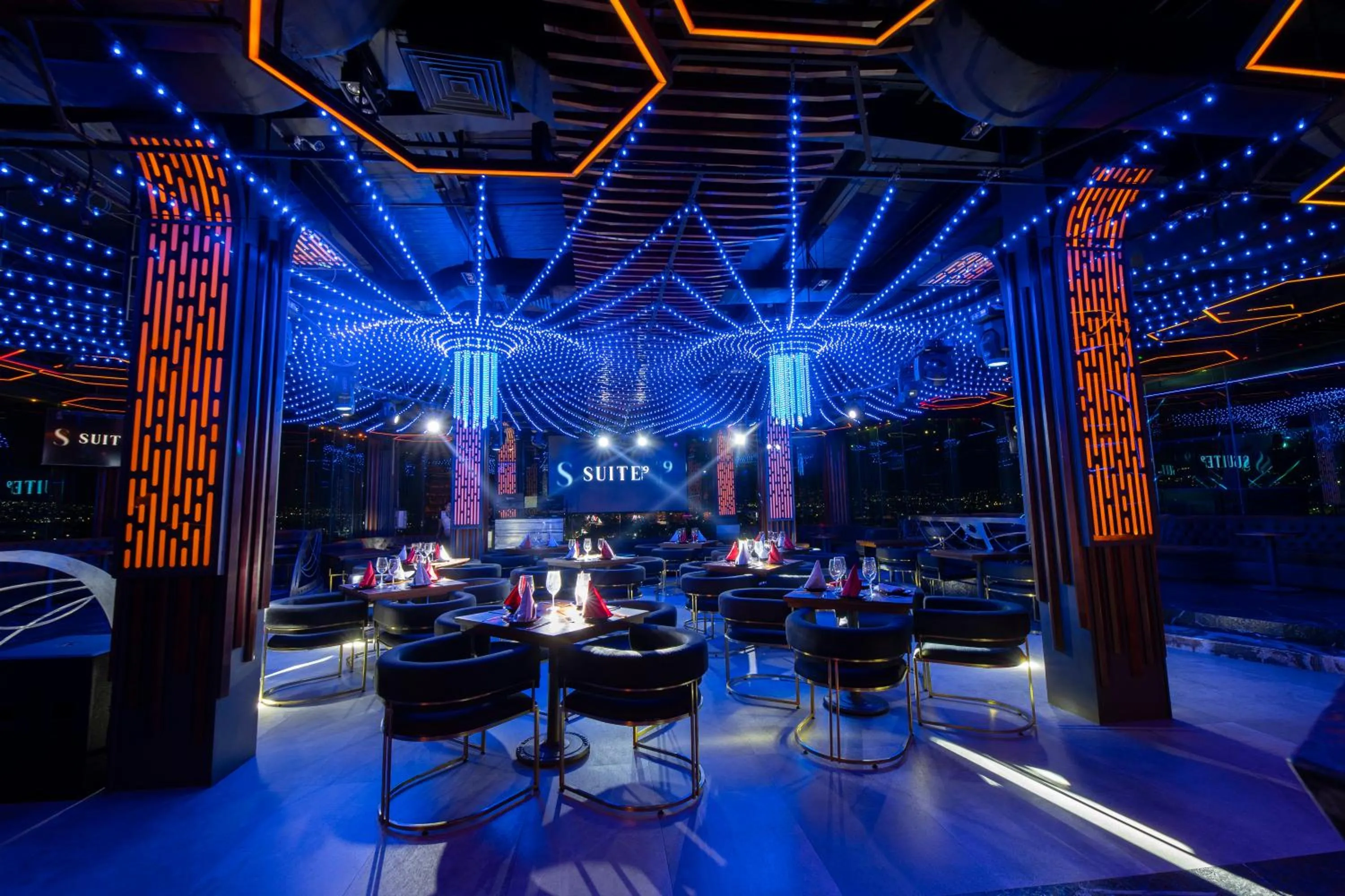 Nightclub / DJ in Hotel Vista Inn Premium