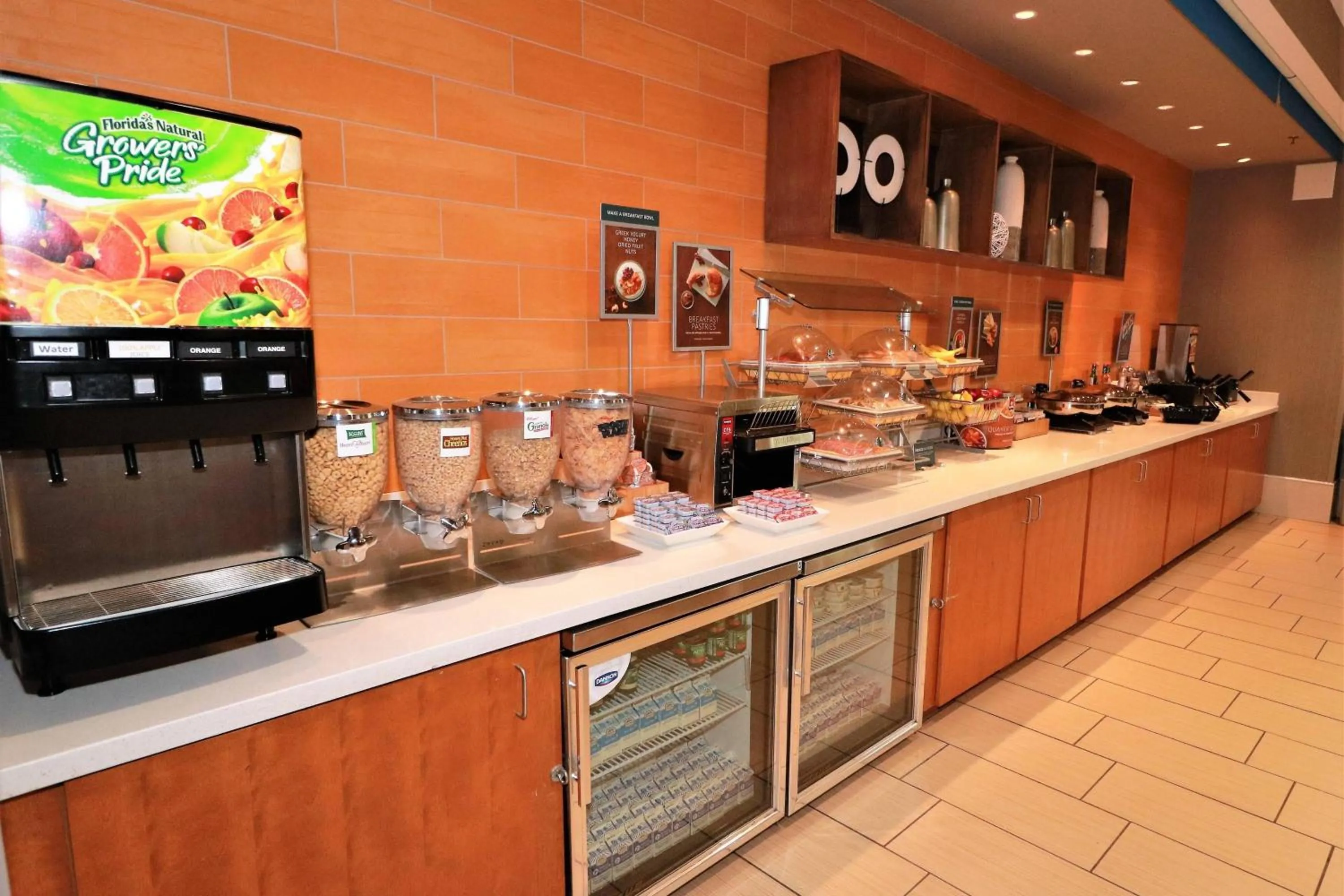 Breakfast in Springhill Suites by Marriott San Antonio Alamo Plaza/Convention Center