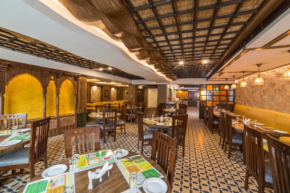 Restaurant/places to eat in Lemon Tree Hotel Srinagar