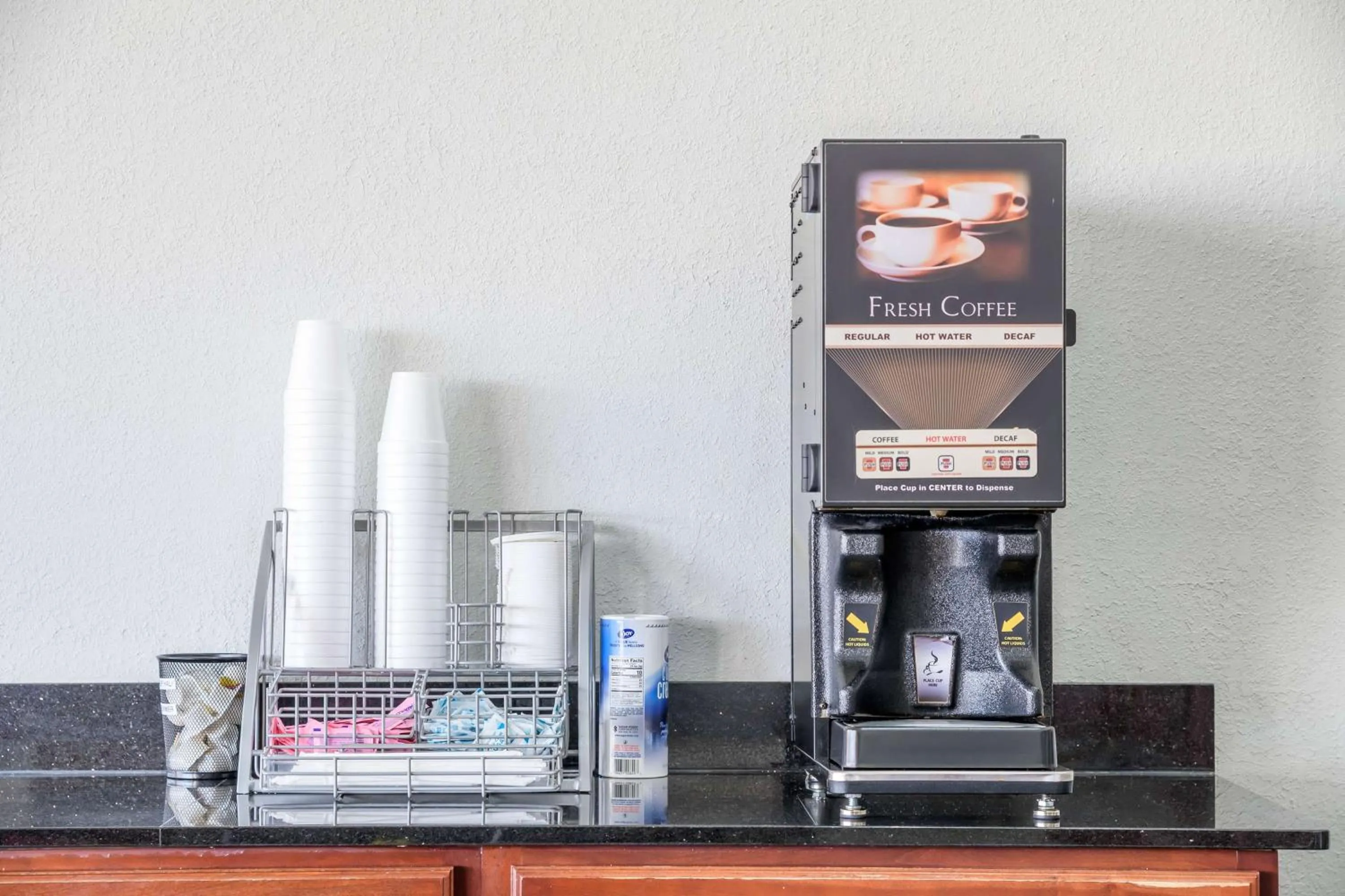 Restaurant/places to eat in Motel 6 Forsyth, GA Tift College