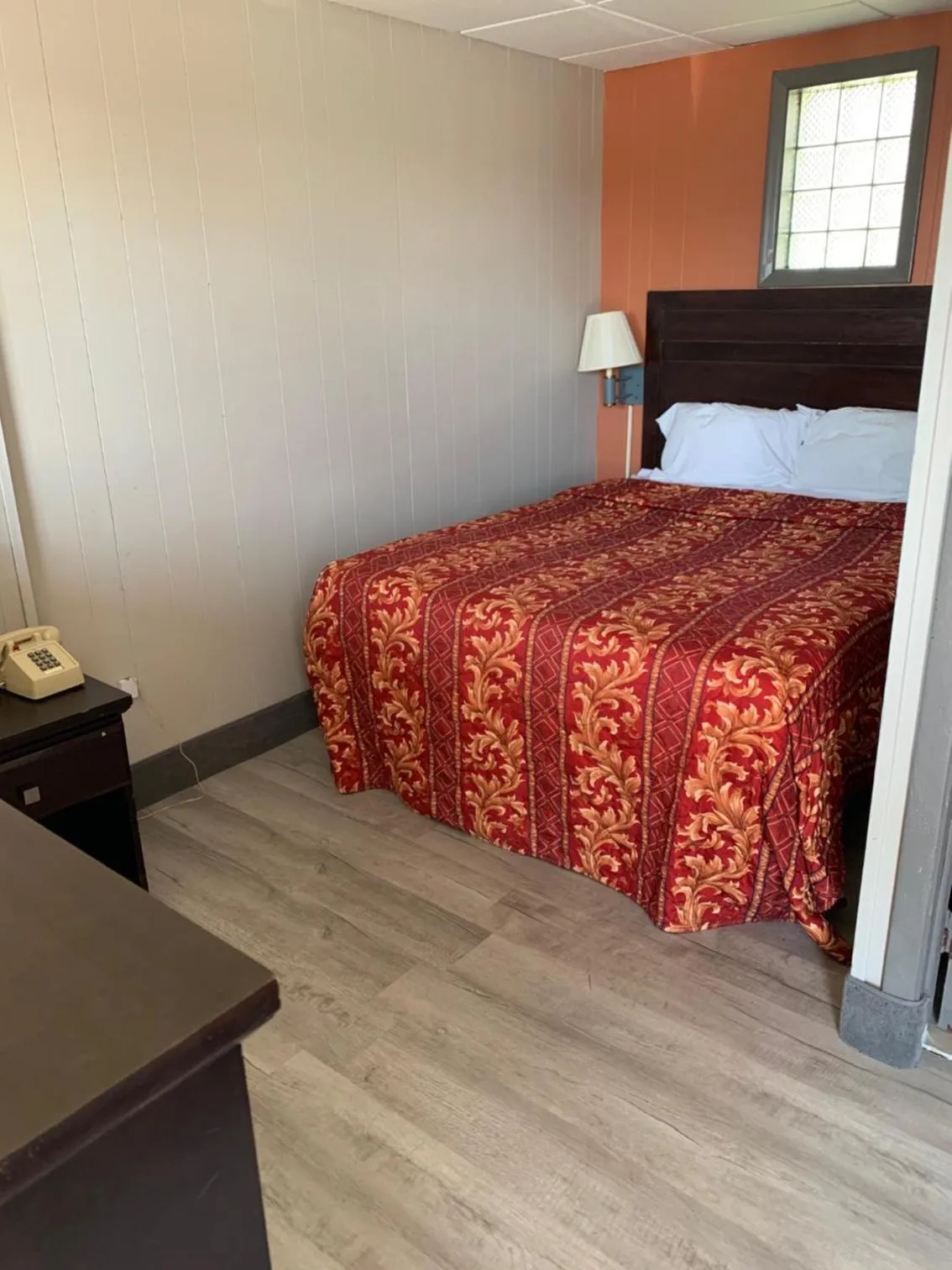 Bed in Stadium View Inn