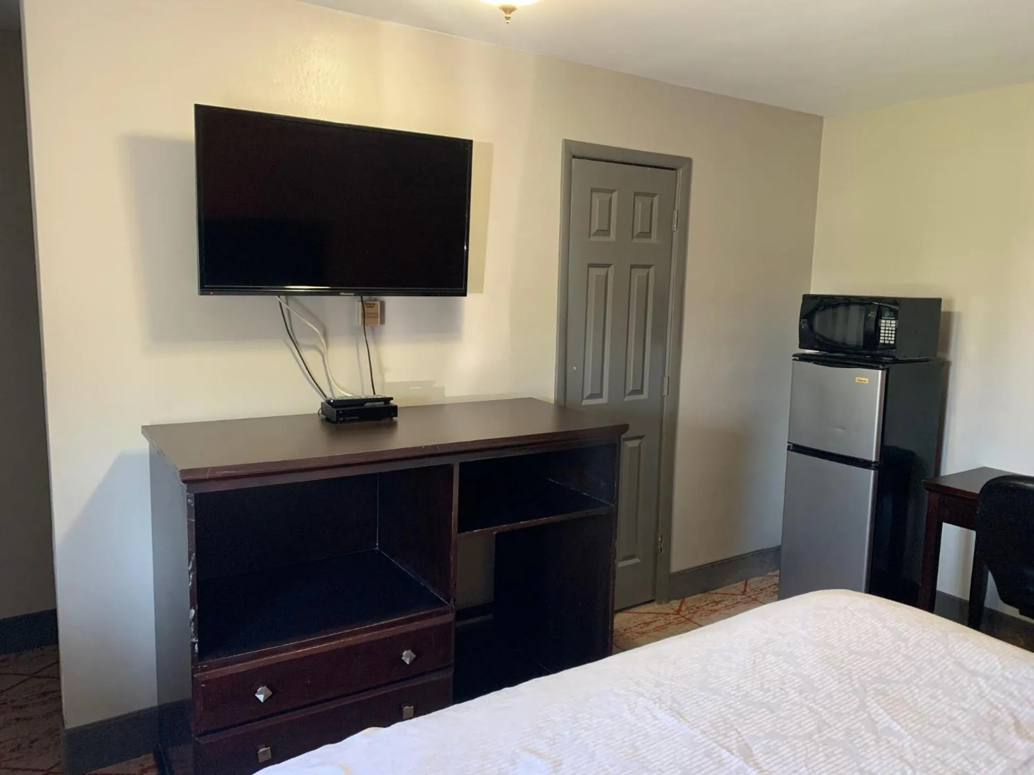 Bed in Stadium View Inn