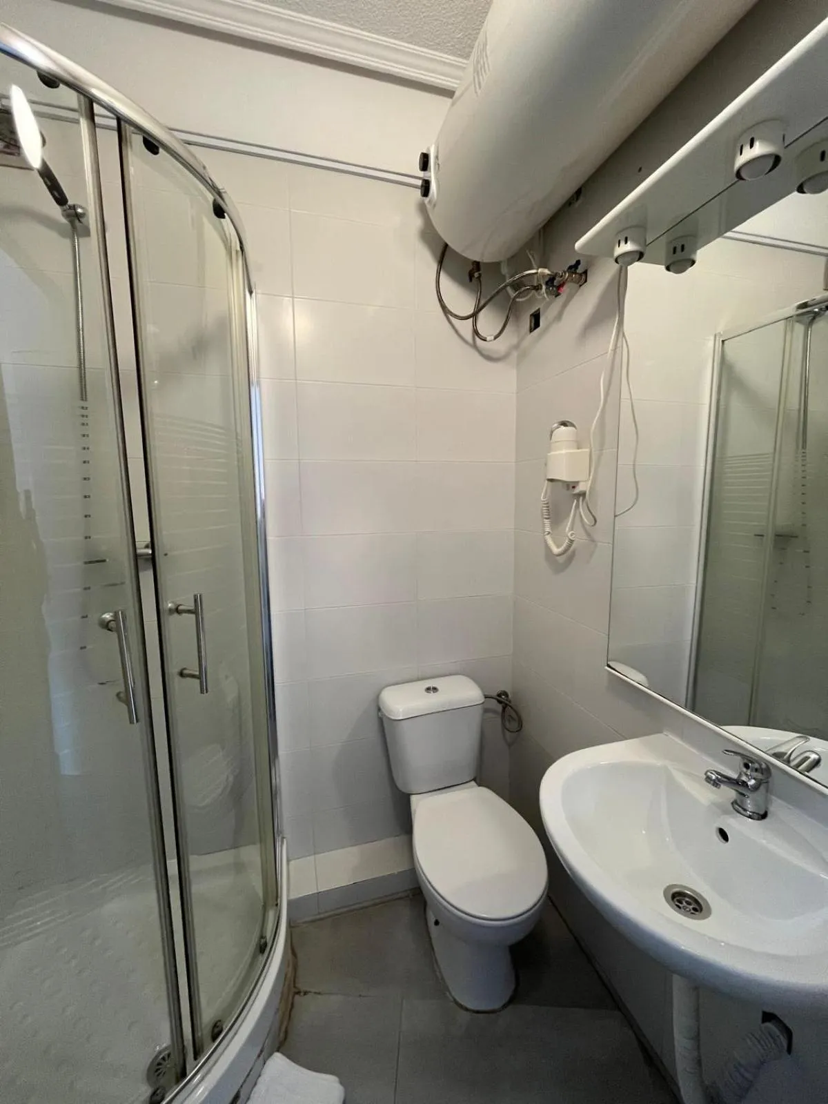 Bathroom in Hello Feria