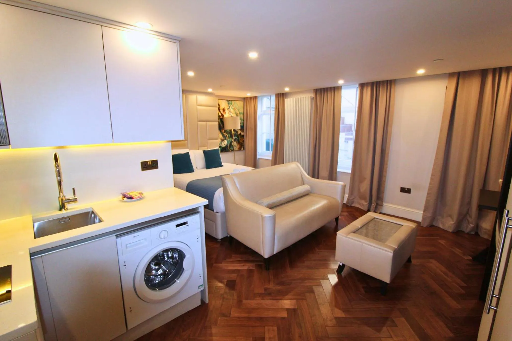 Bed in Baker Street by Viridian Apartments