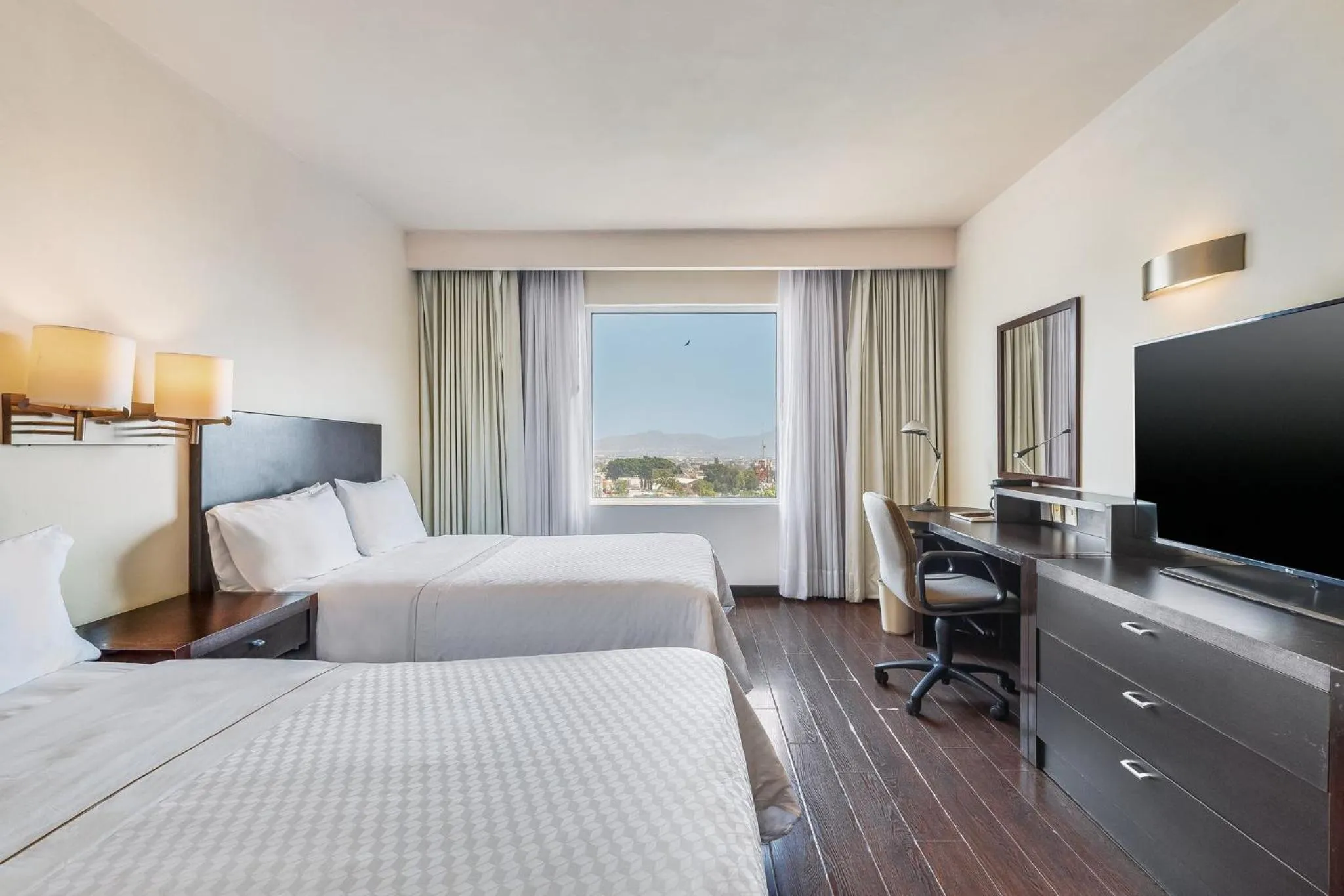 Bedroom, Bed in Fiesta Inn Cuernavaca