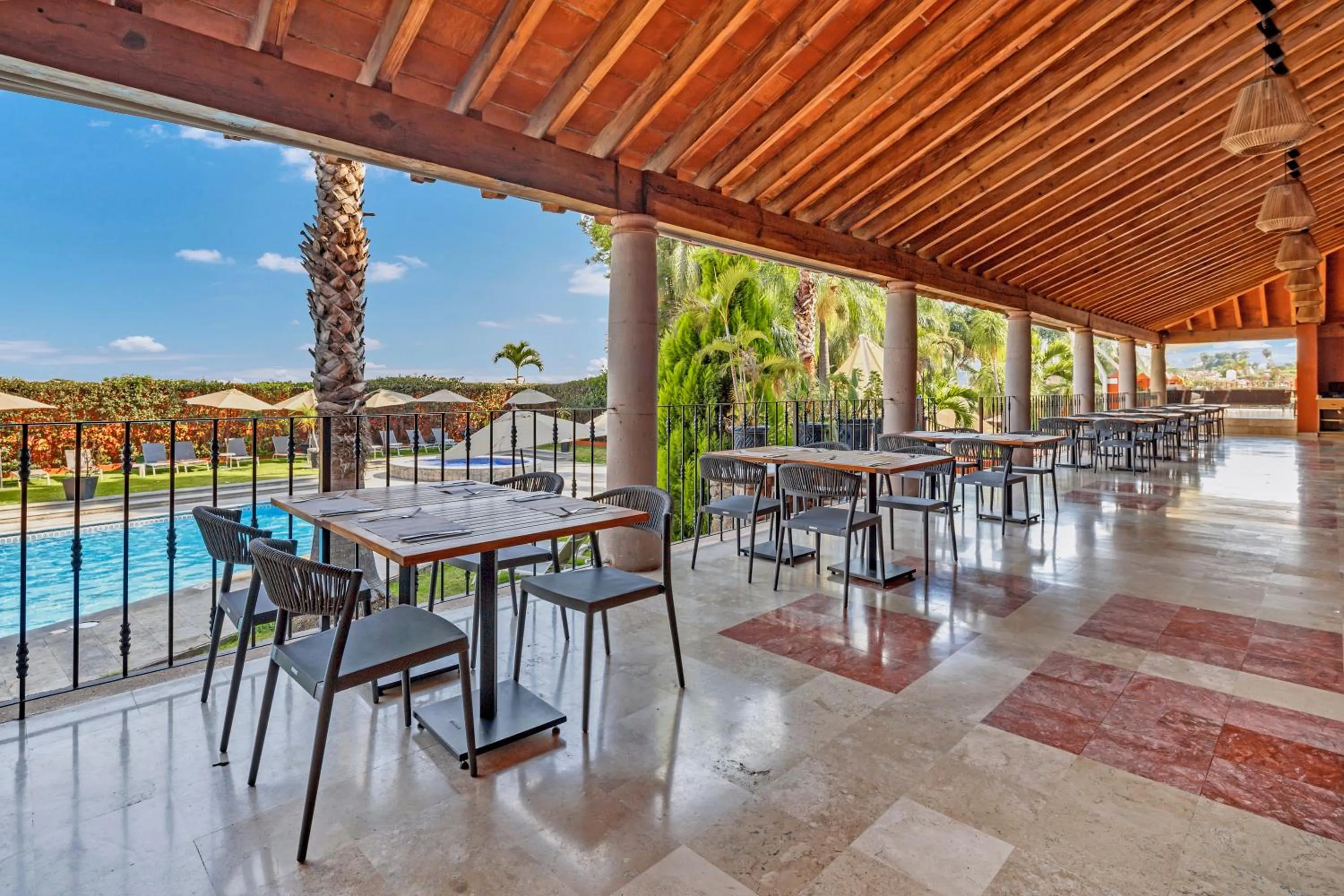 Restaurant/places to eat in Fiesta Inn Cuernavaca