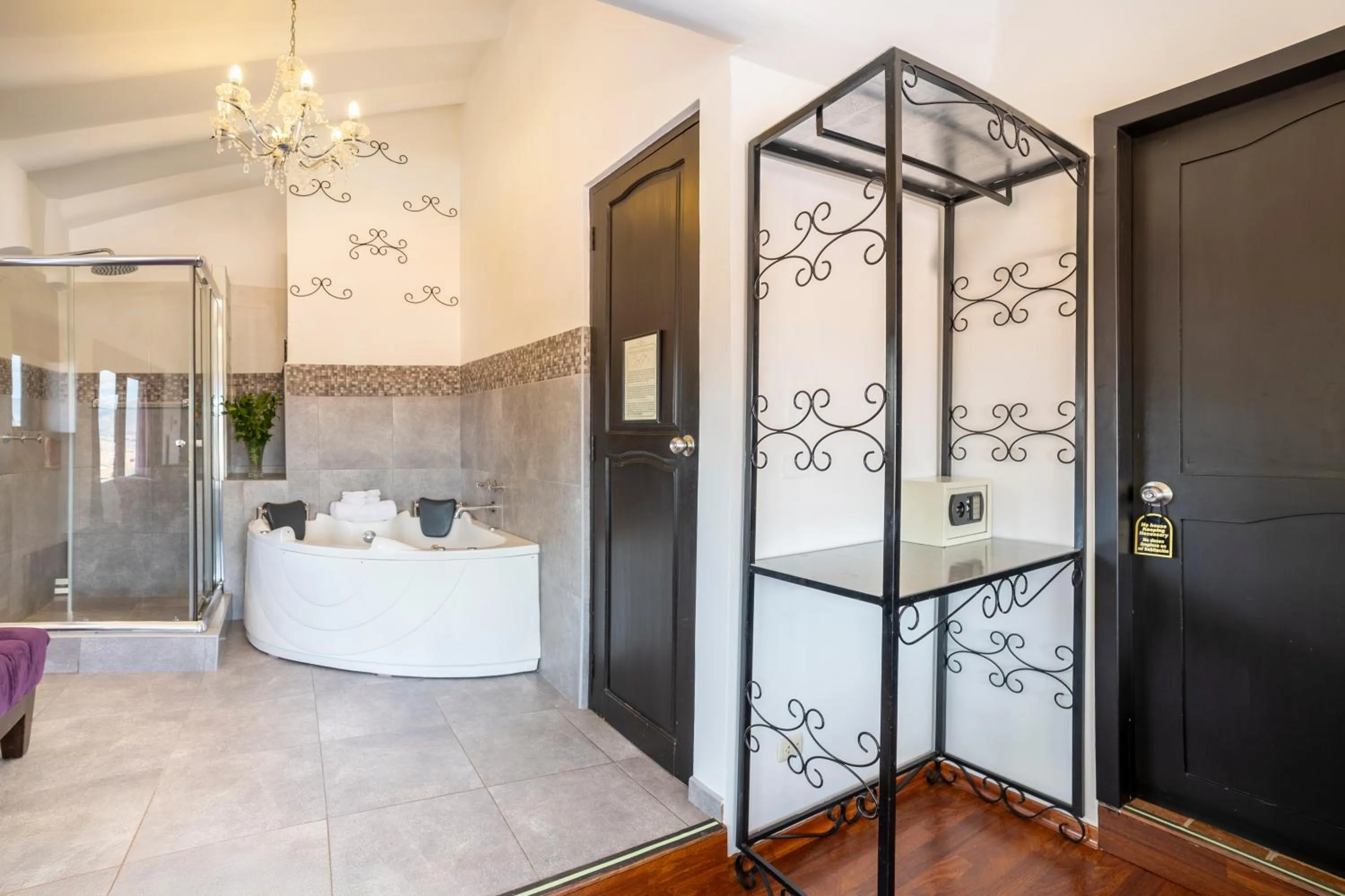 Shower in Tika Wasi Casa Boutique