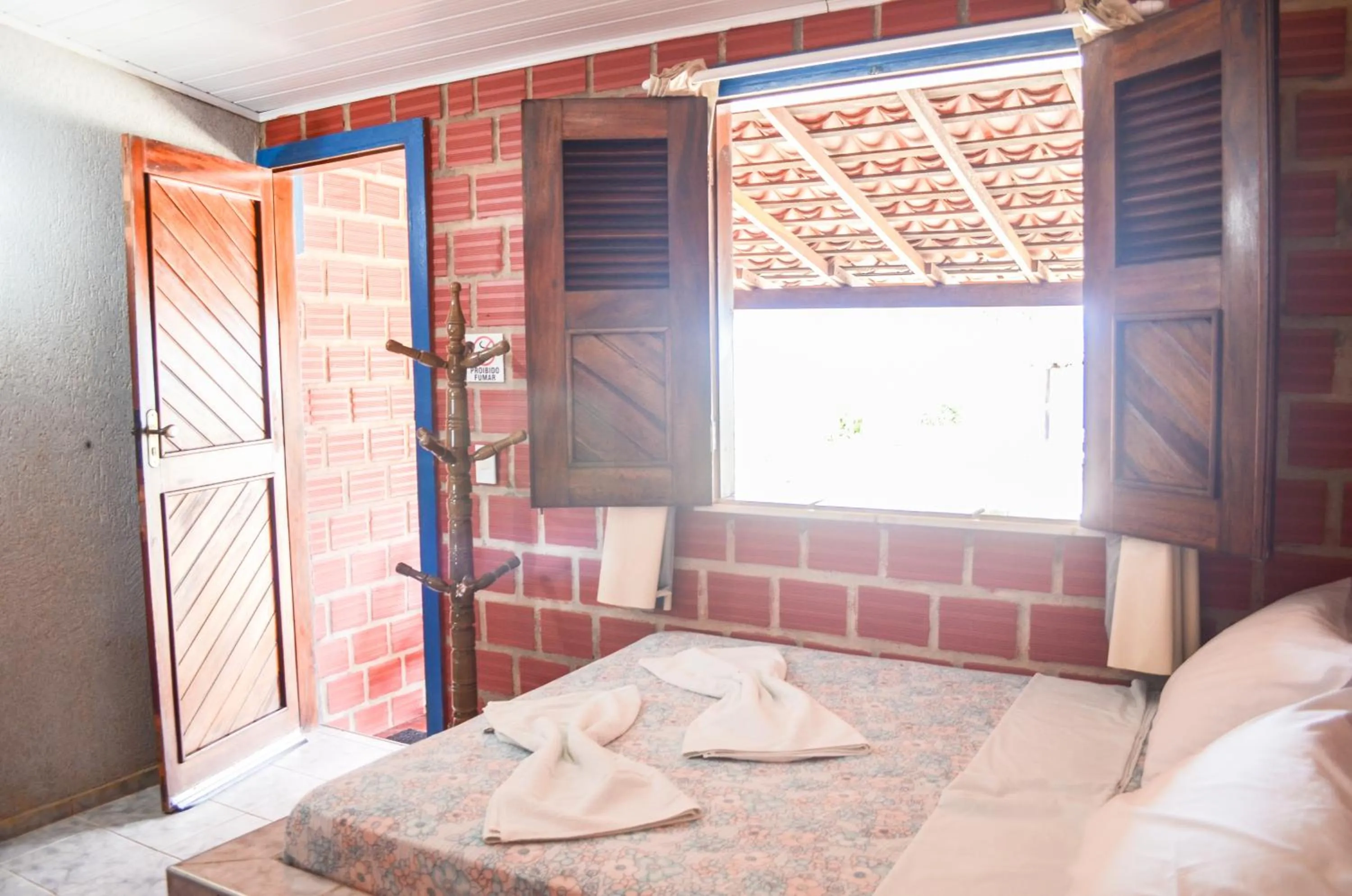 Photo of the whole room, Bed in Pousada Jagatá