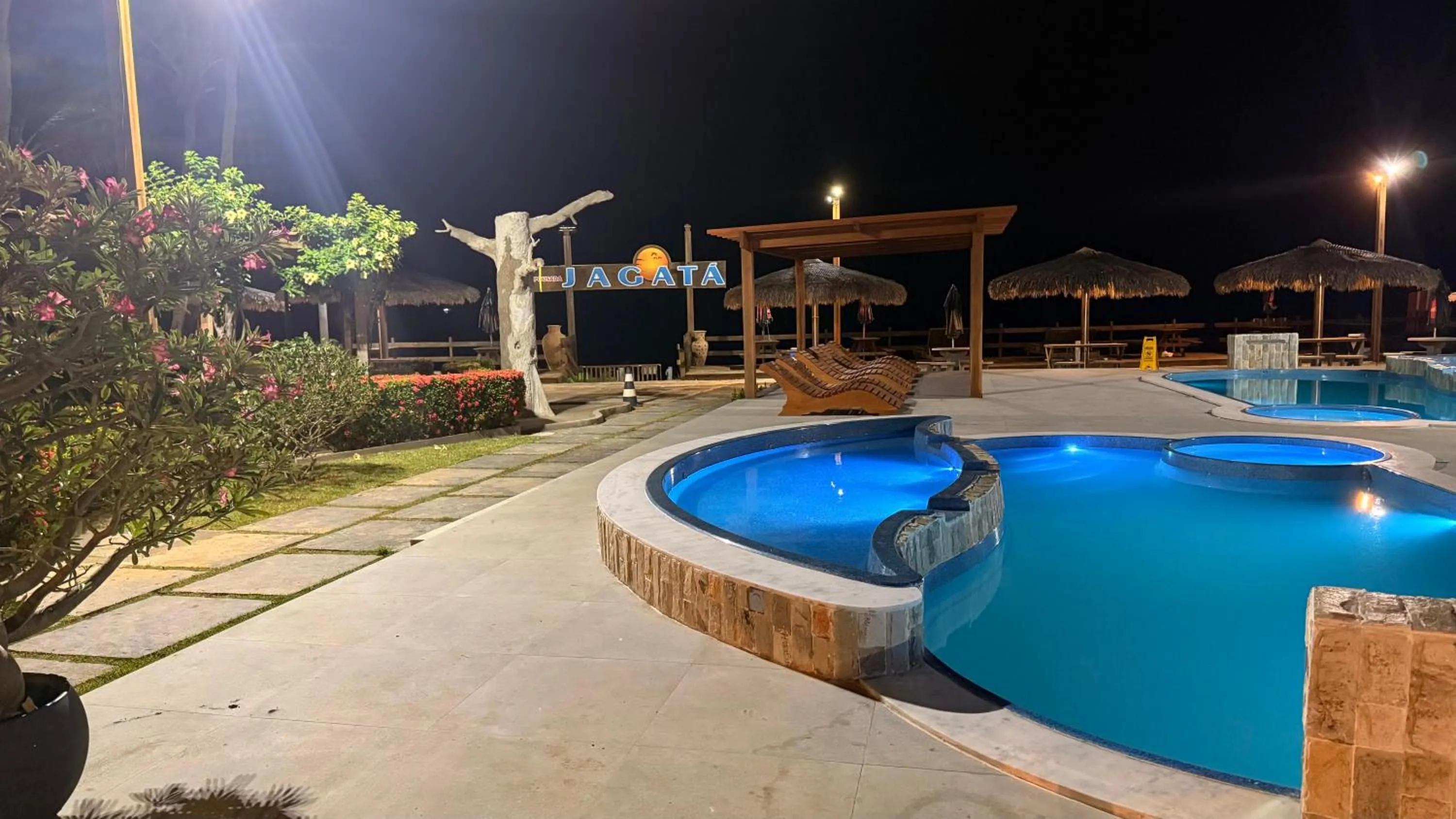 Swimming pool in Pousada Jagatá