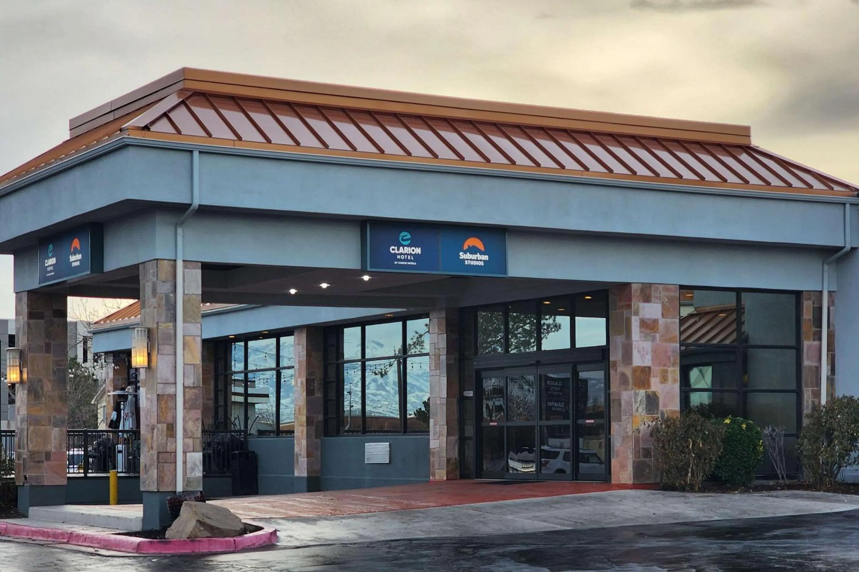 Property building in Clarion Inn Salt Lake City Airport