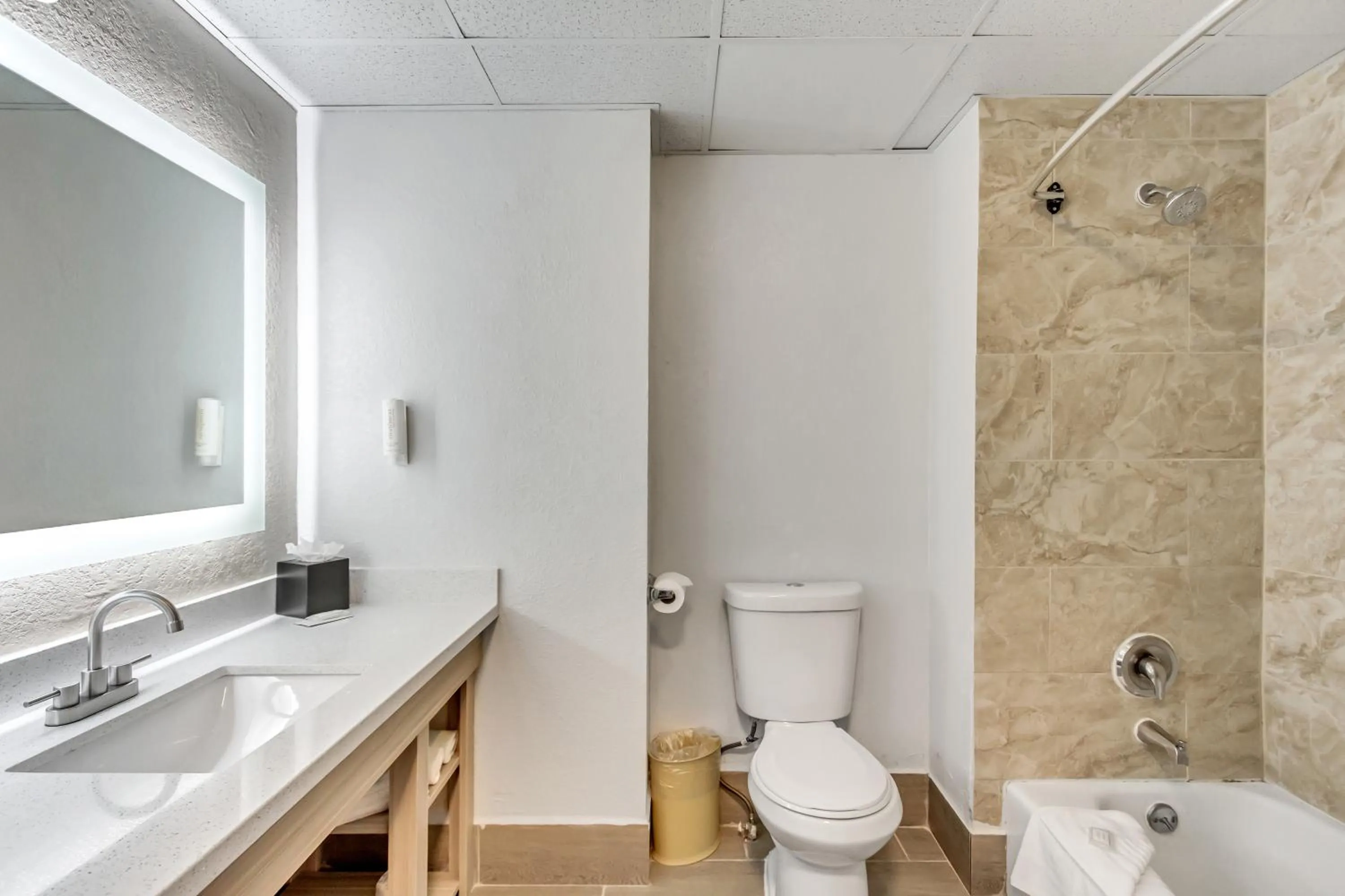 Shower in Clarion Inn Salt Lake City Airport