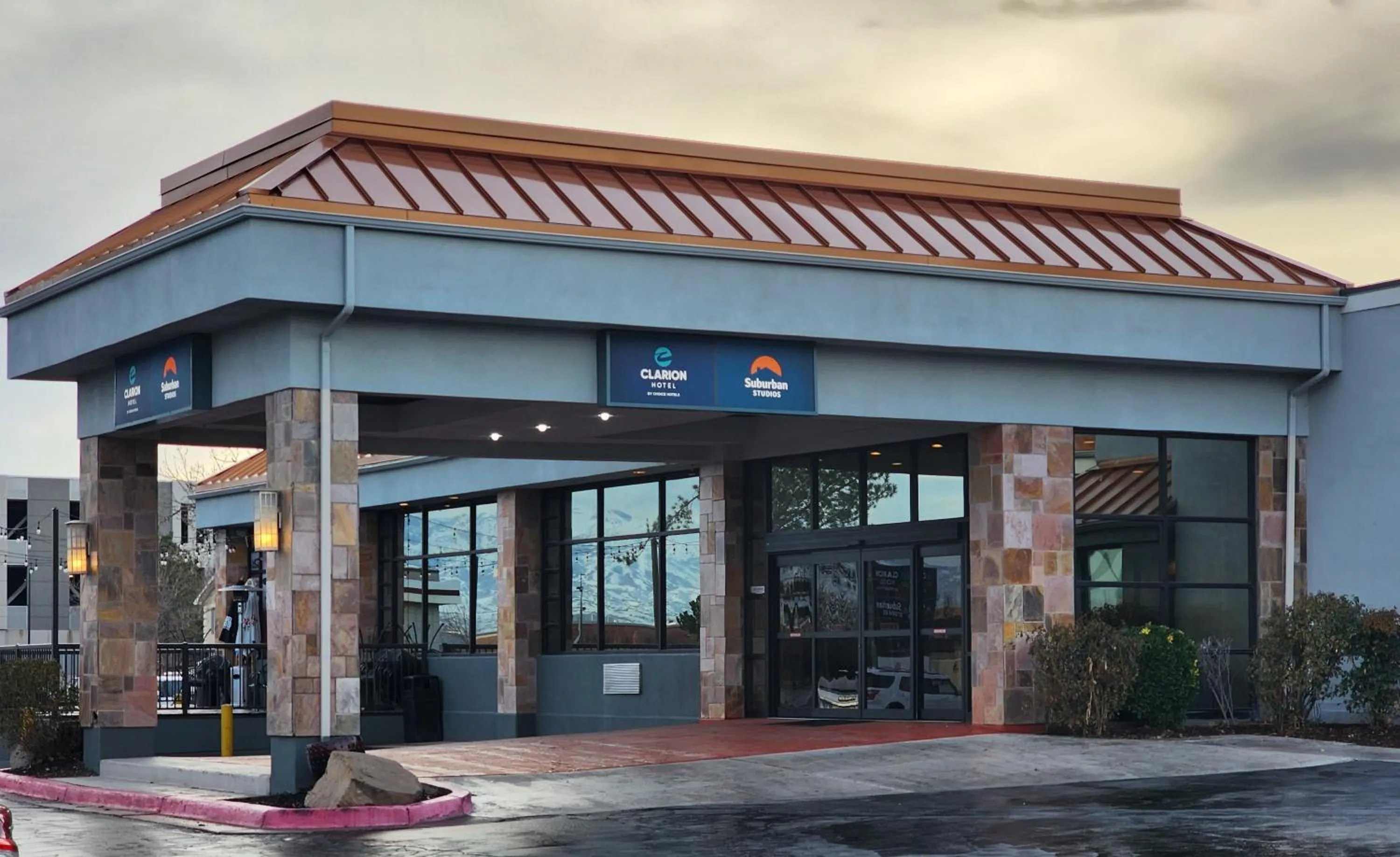 Property building in Clarion Inn Salt Lake City Airport