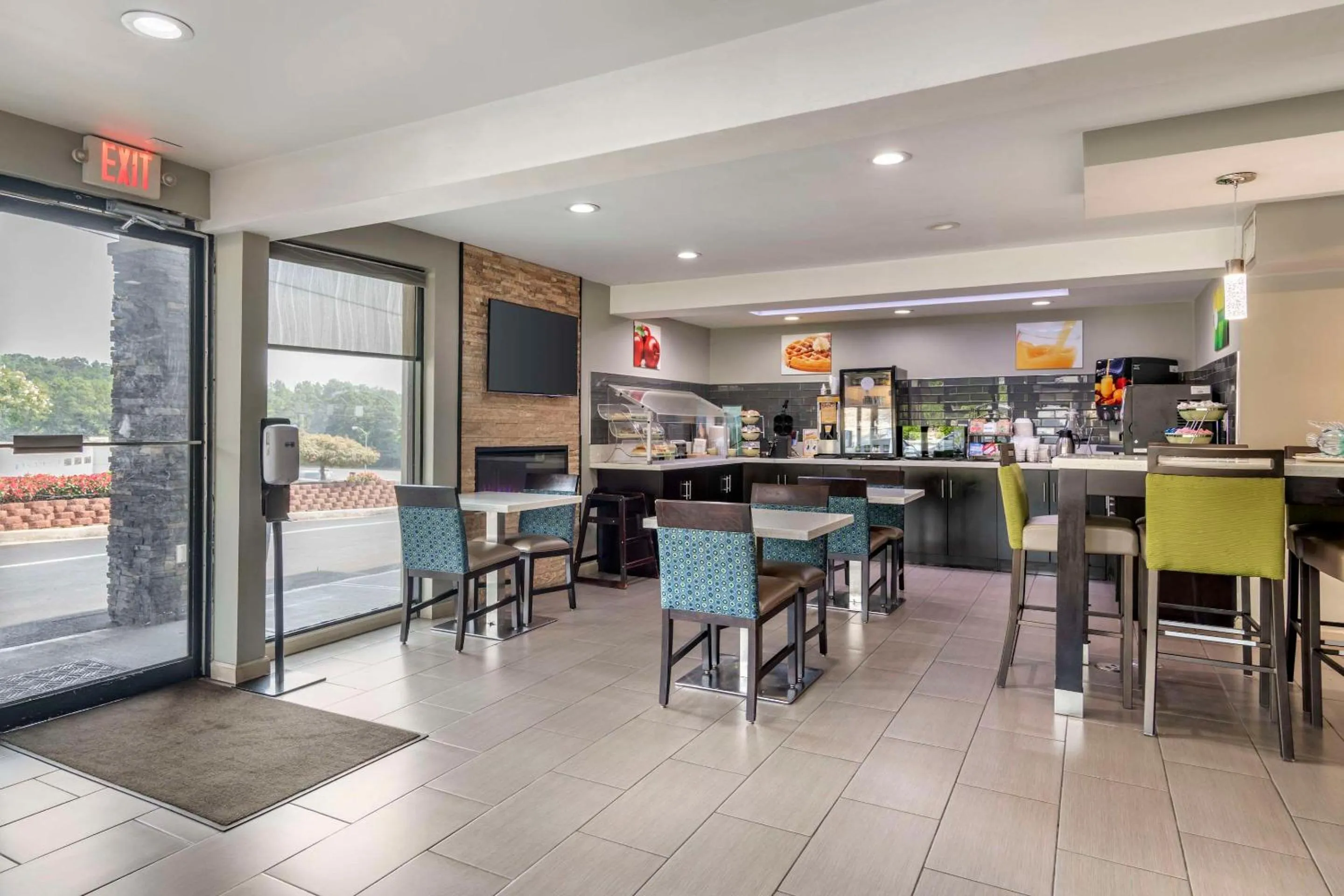 Breakfast in Quality Inn & Suites Athens University Area