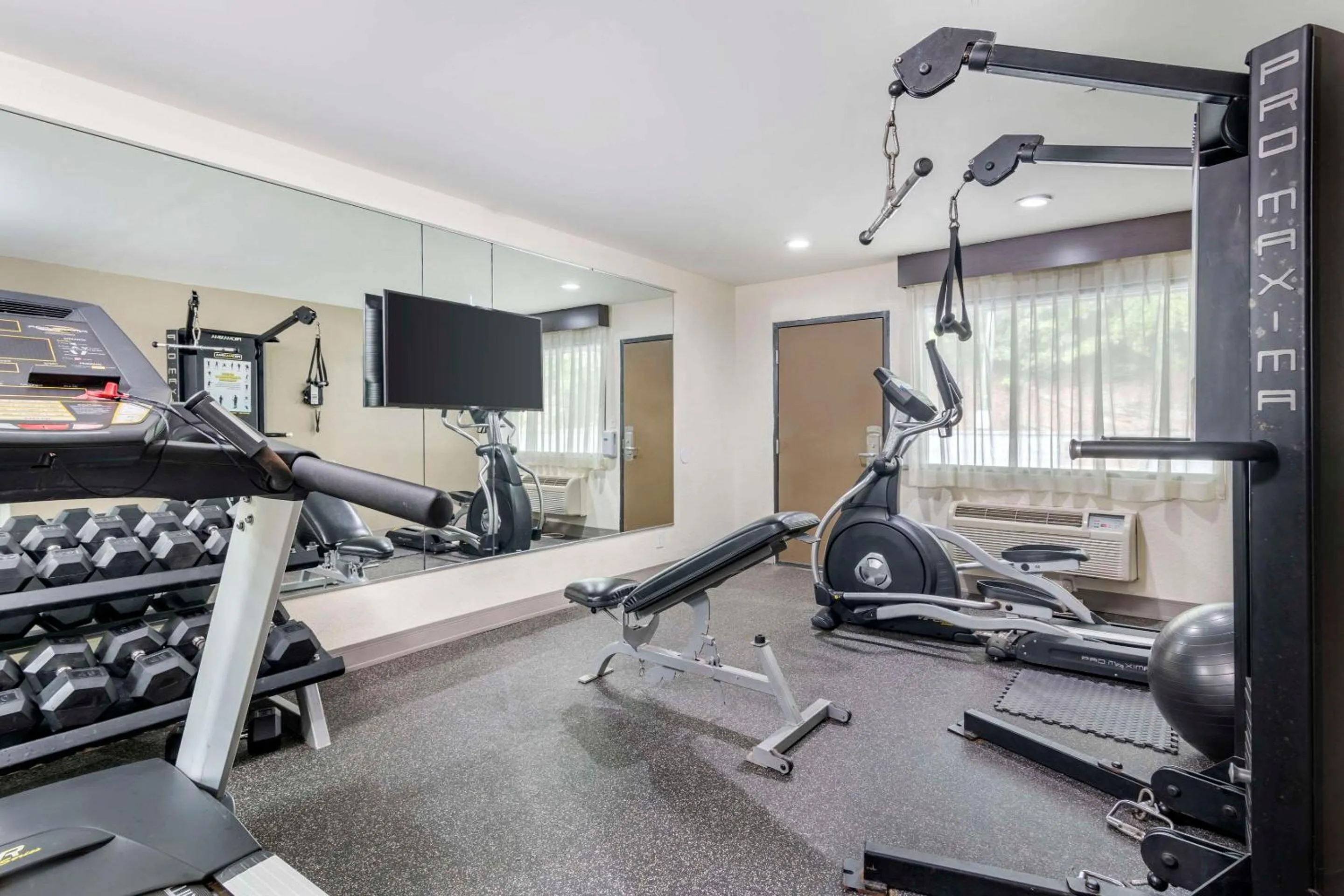 Fitness centre/facilities in Quality Inn & Suites Athens University Area