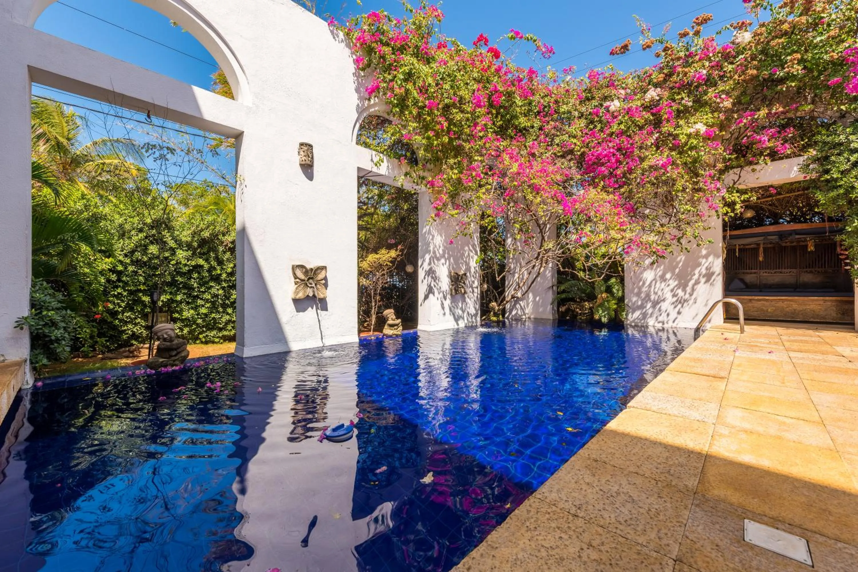 Swimming pool in Casa Harb Hotel Boutique