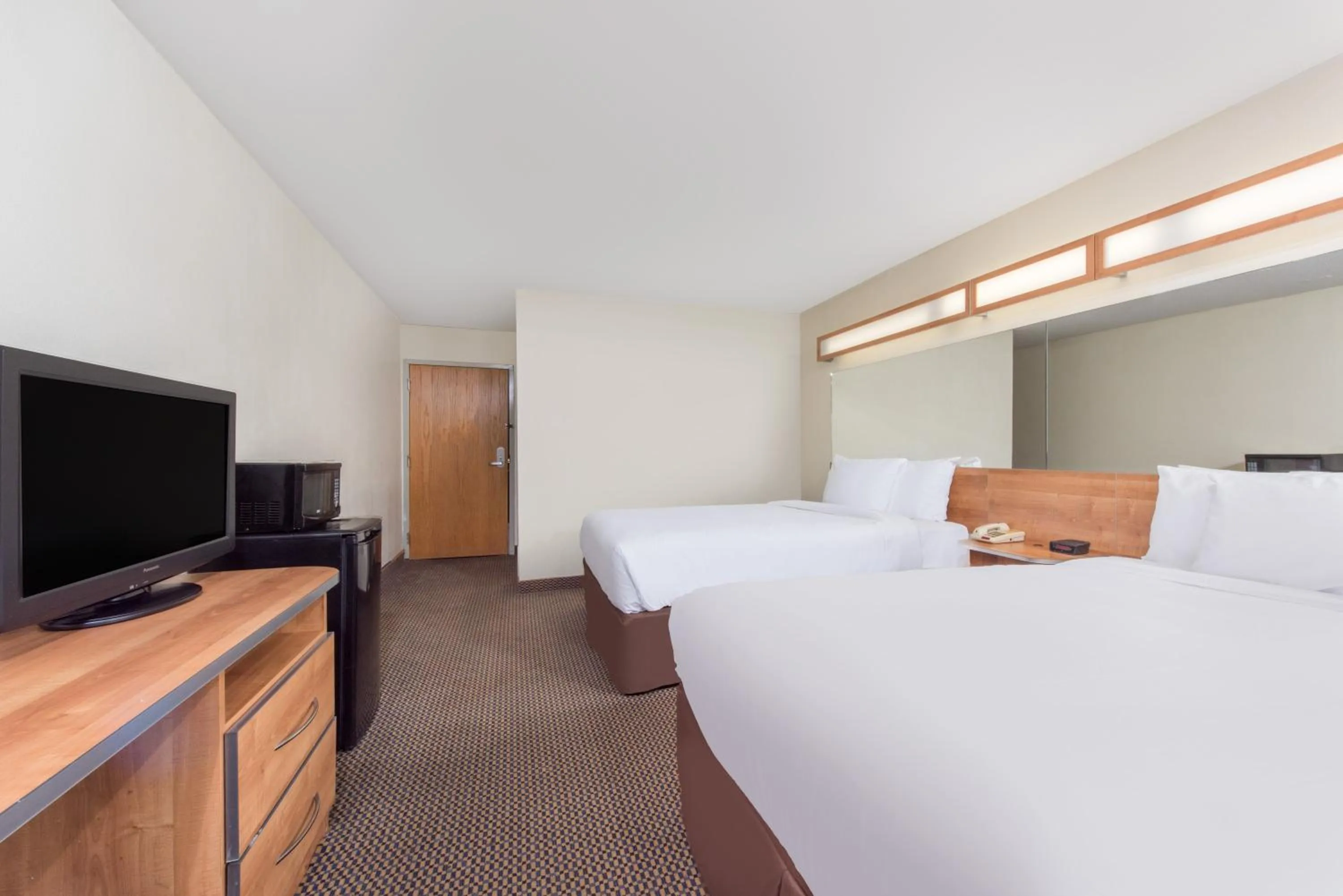 Bed in Knights Inn Allentown