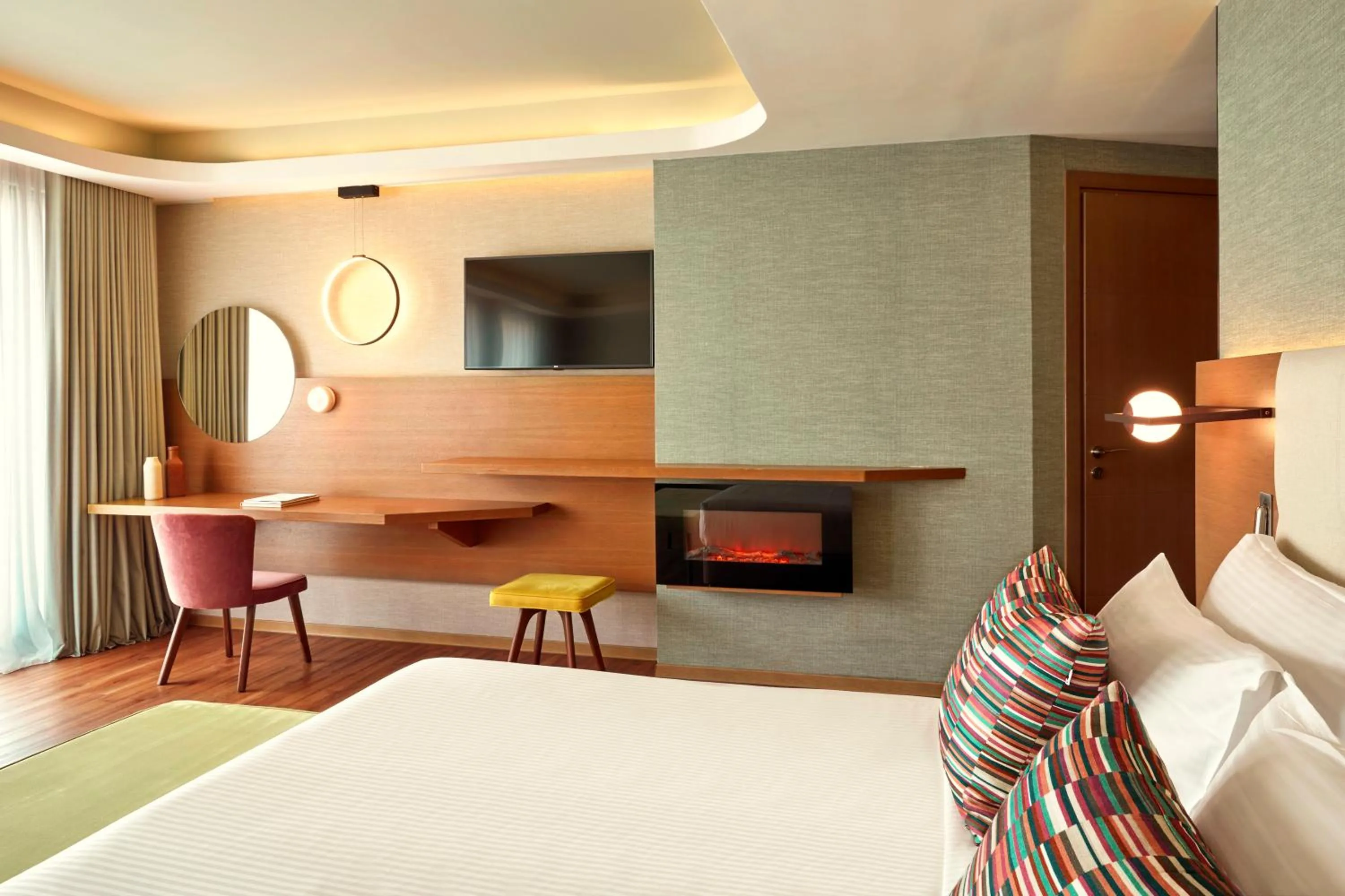 Bed in Zeus Essence Wyndham Athens Residence