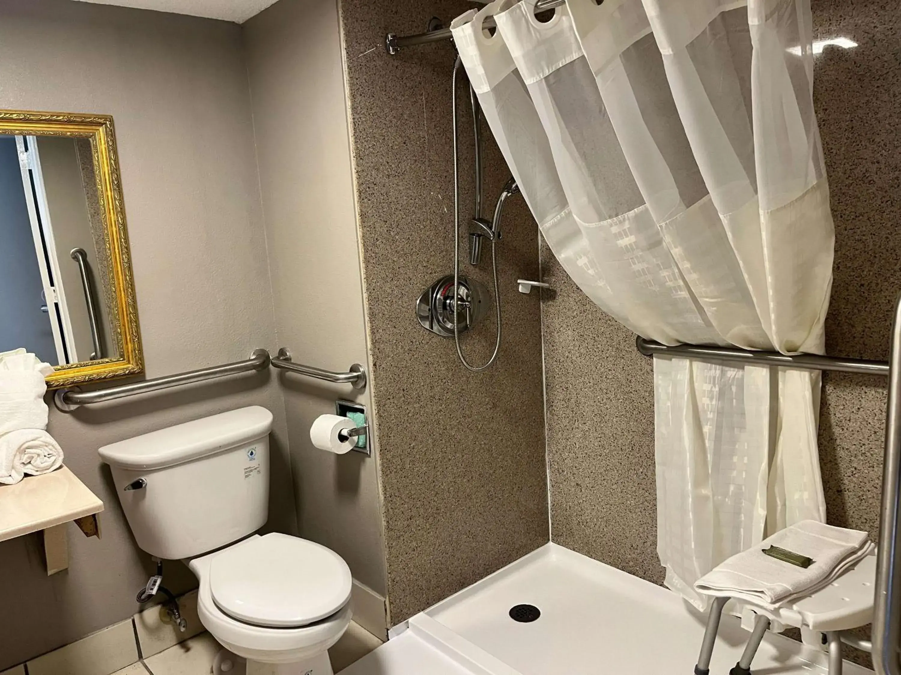 Quadruple Room - Disability Access in Motel 6 Rock Hill SC Quadruple Room - Disability Access in Motel 6 Rock Hill SC