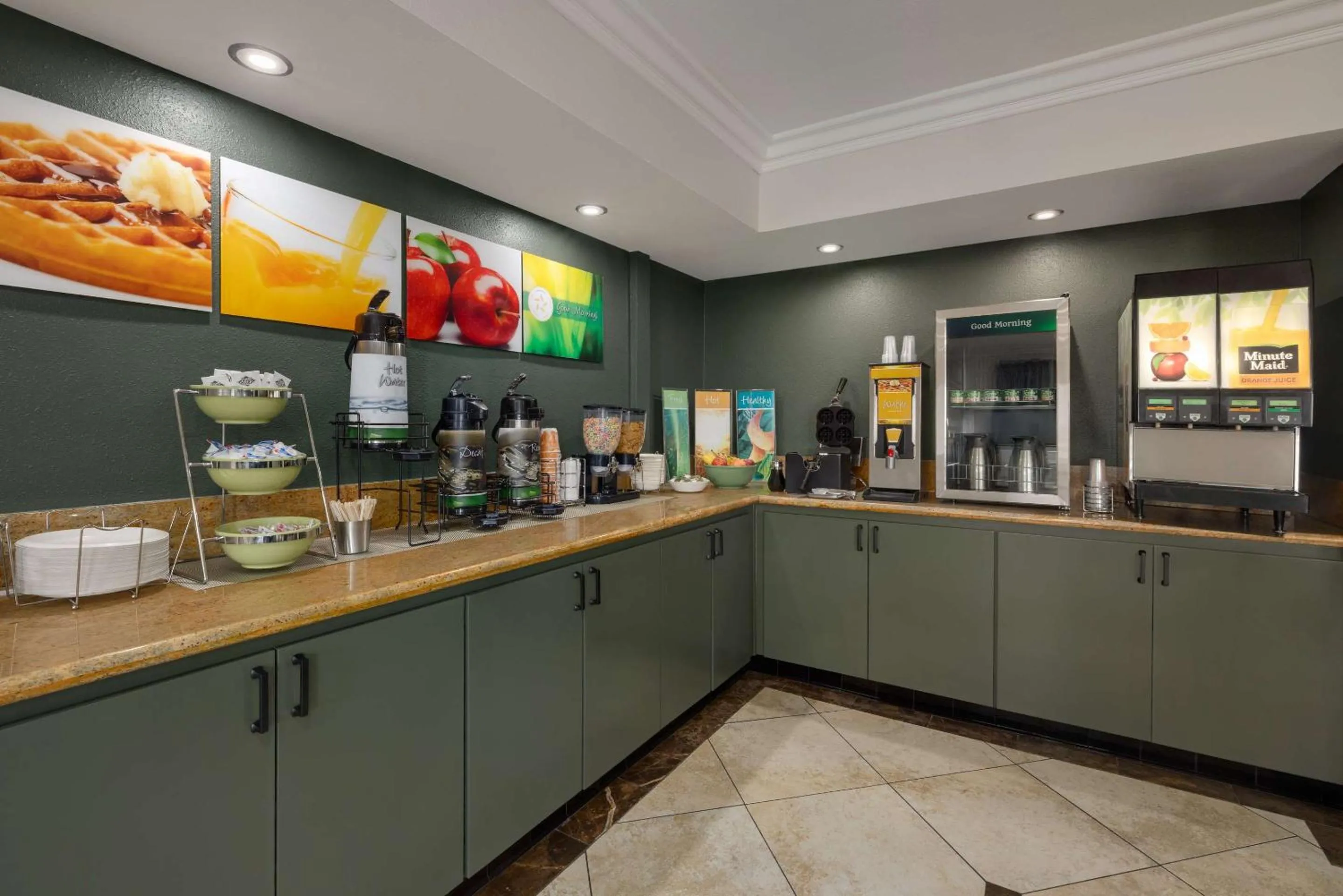 Breakfast in Quality Inn Lake Elsinore I-15