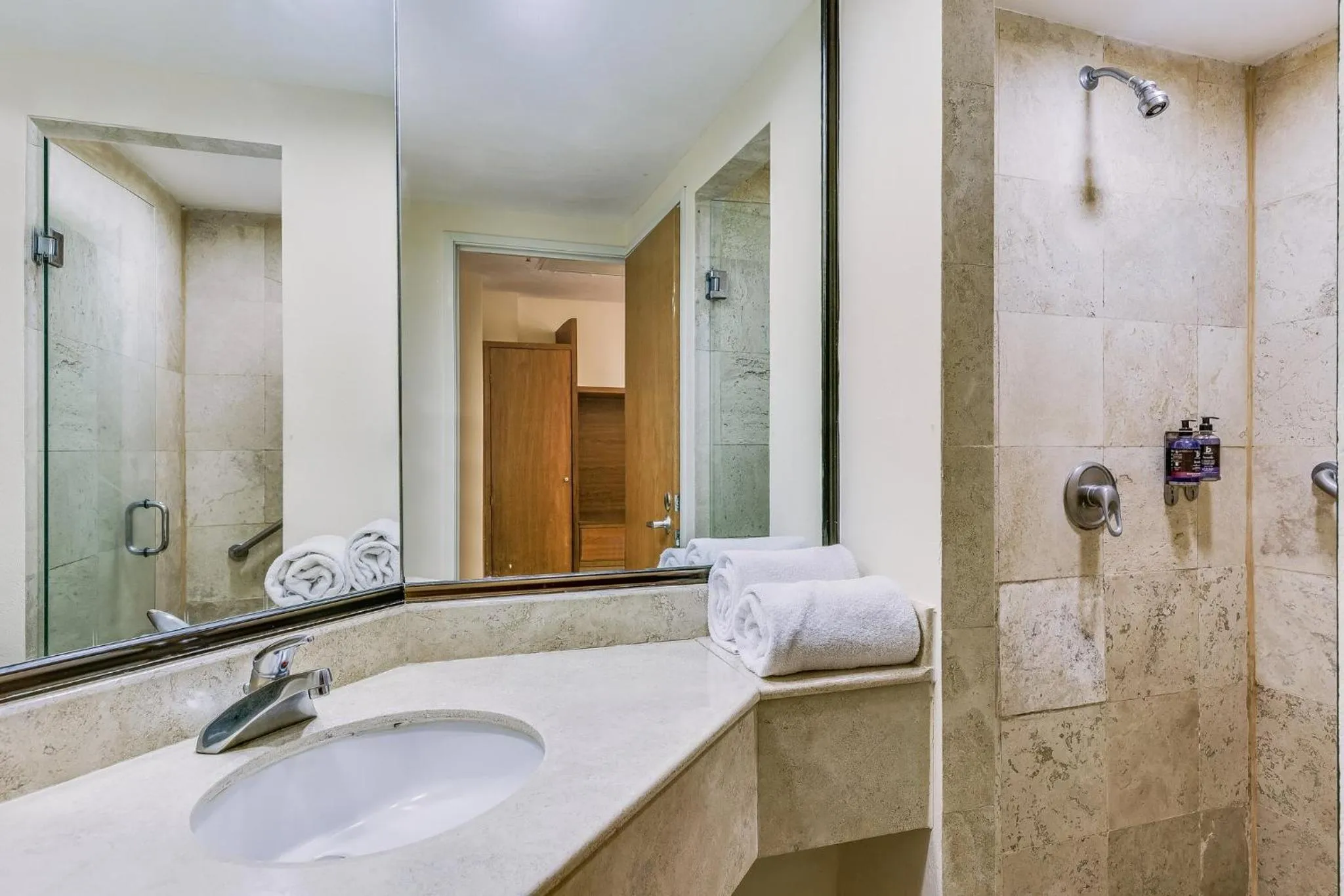 Photo of the whole room in Fiesta Inn Colima