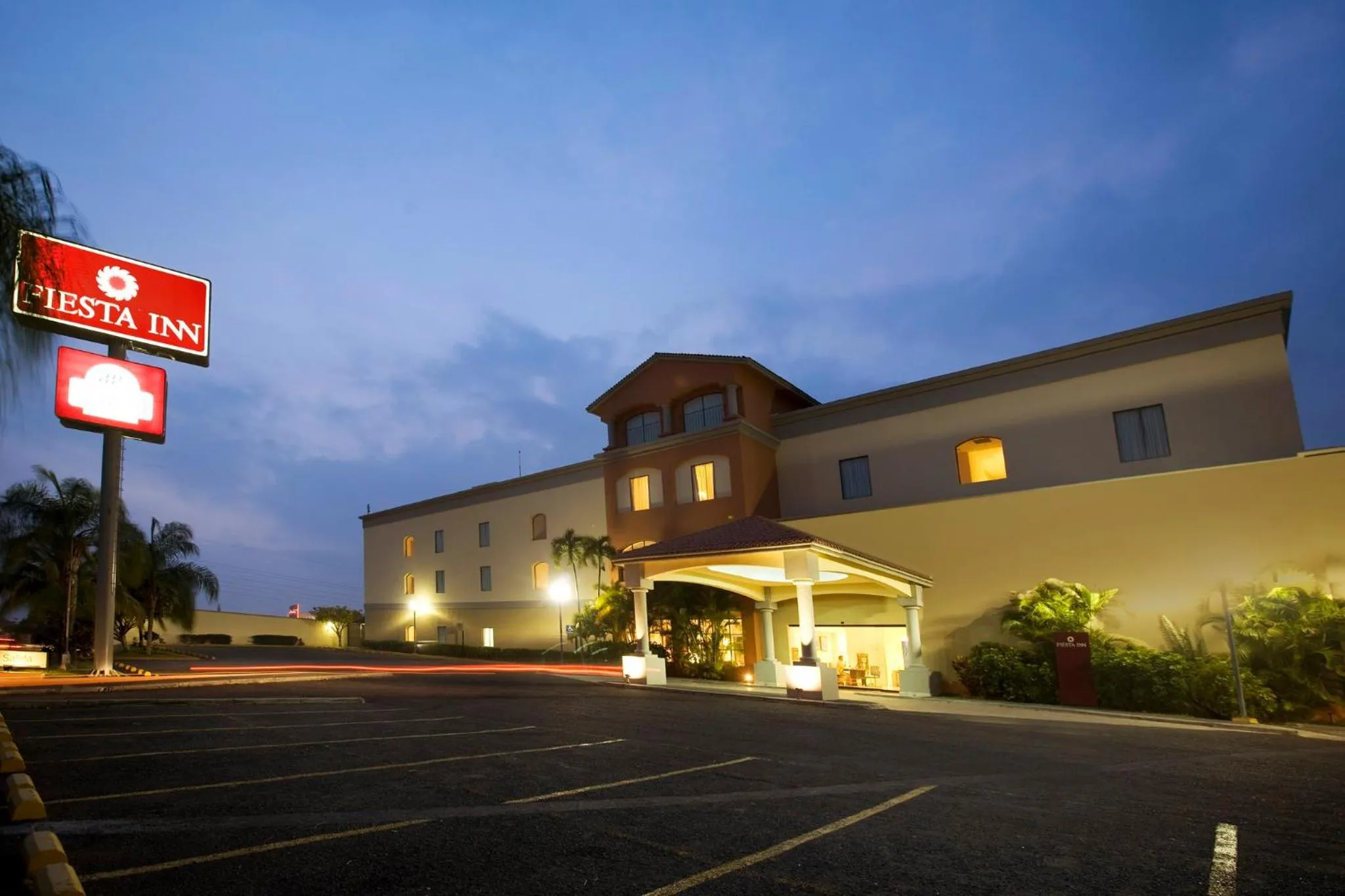 Property building in Fiesta Inn Colima