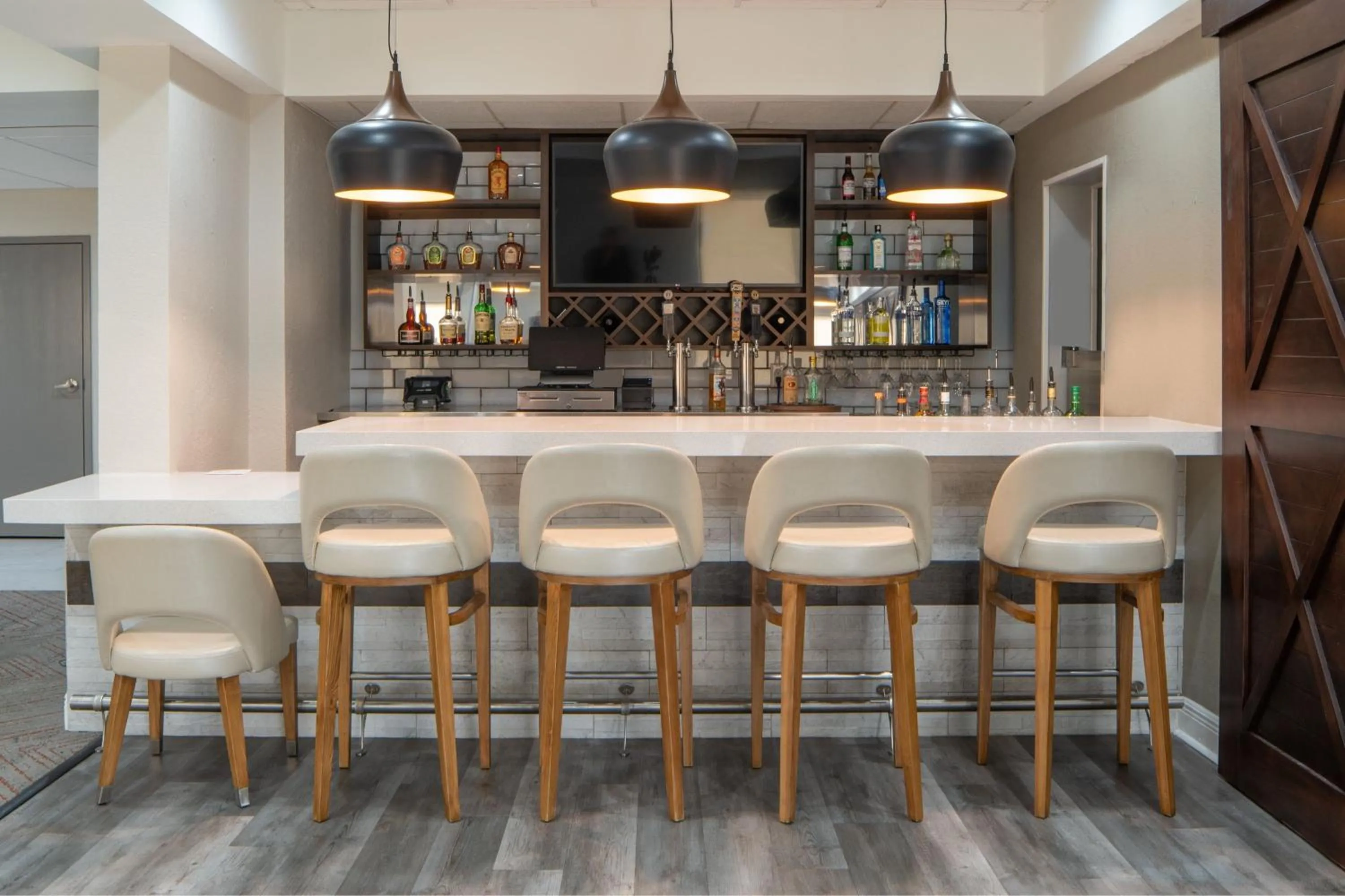 Lobby or reception in Avalon Hotel & Suites Alexandria