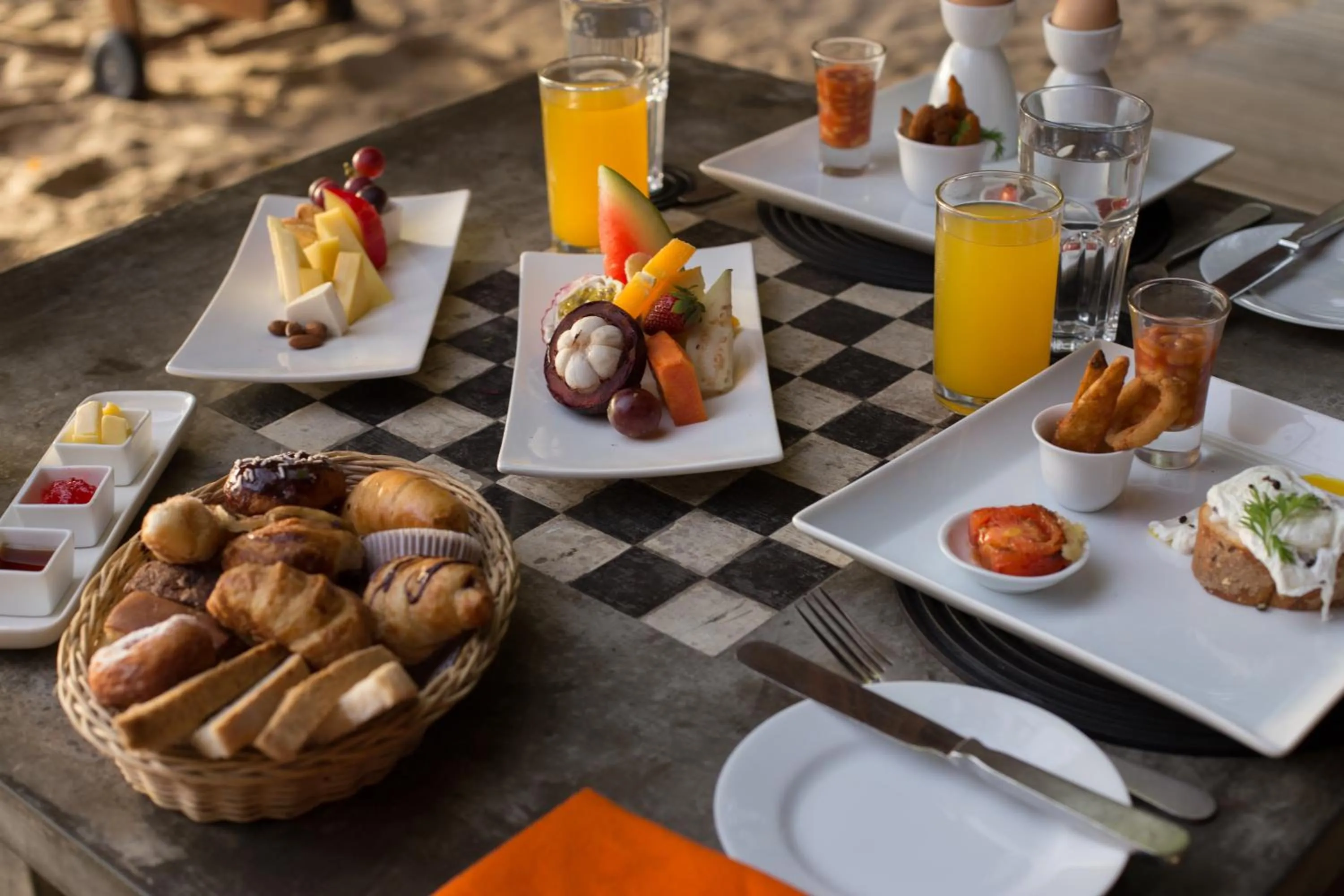 Food and drinks in Nilaveli Beach Hotel