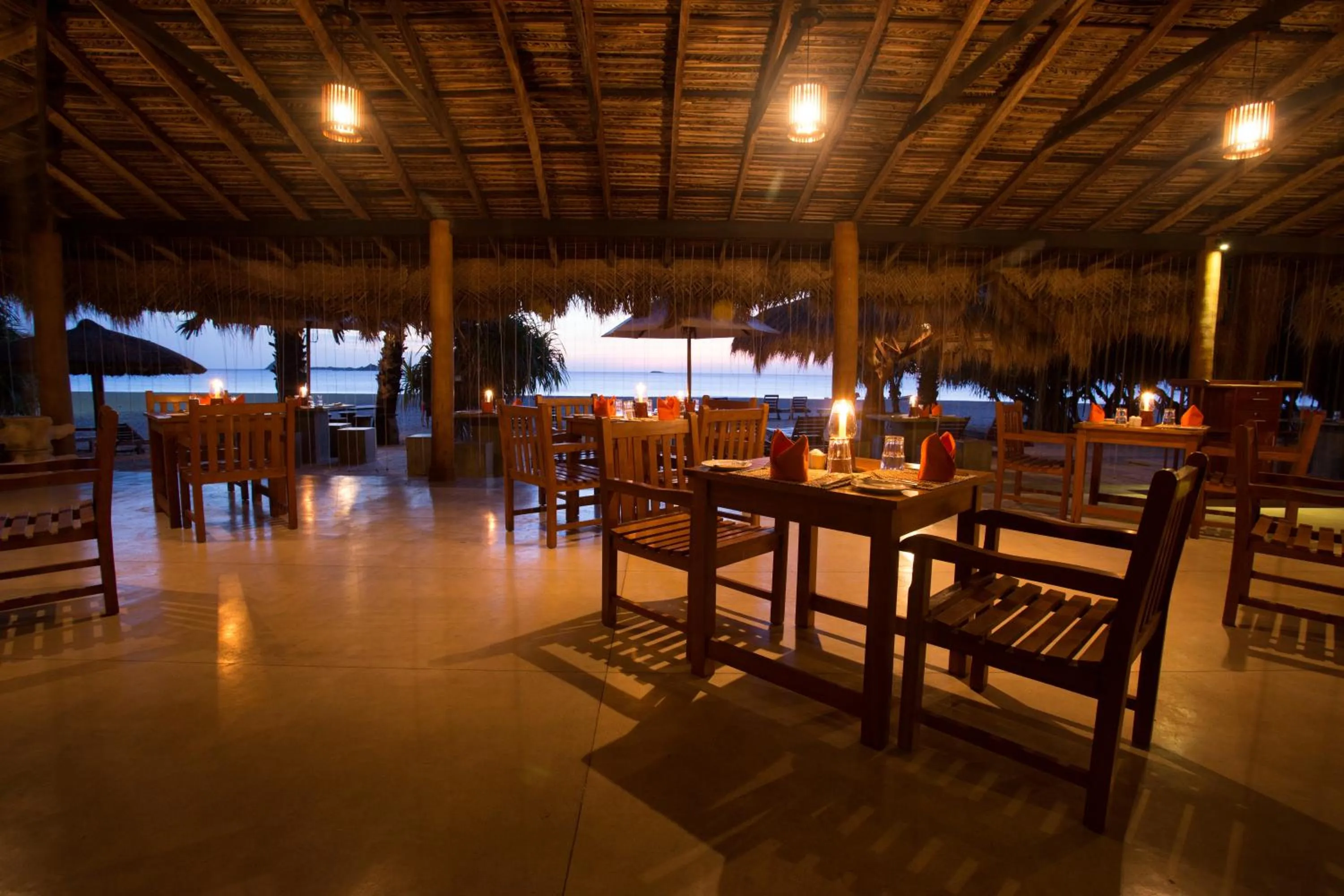 Restaurant/places to eat in Nilaveli Beach Hotel