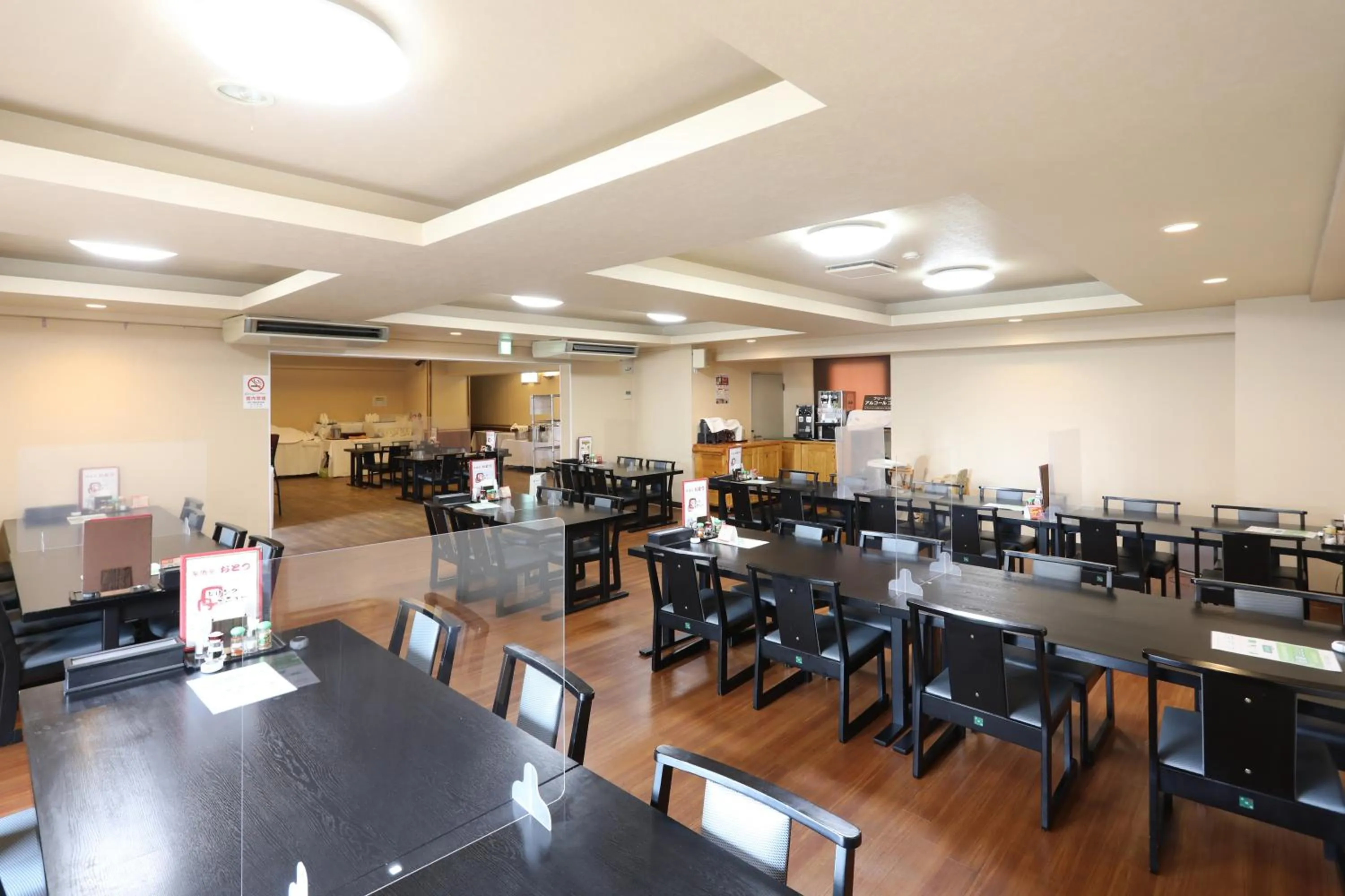 Restaurant/places to eat in Tsurusaki Hotel