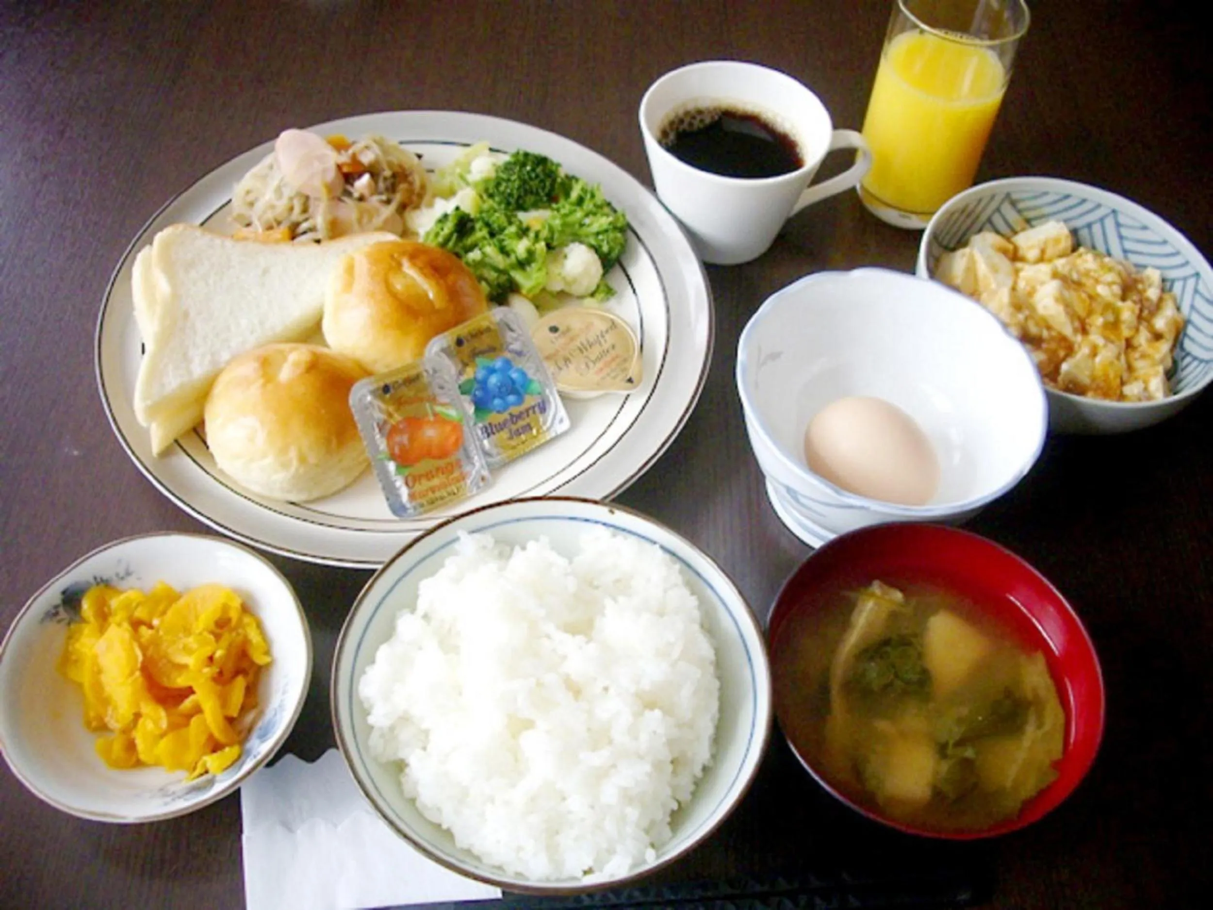 Buffet breakfast in Tsurusaki Hotel