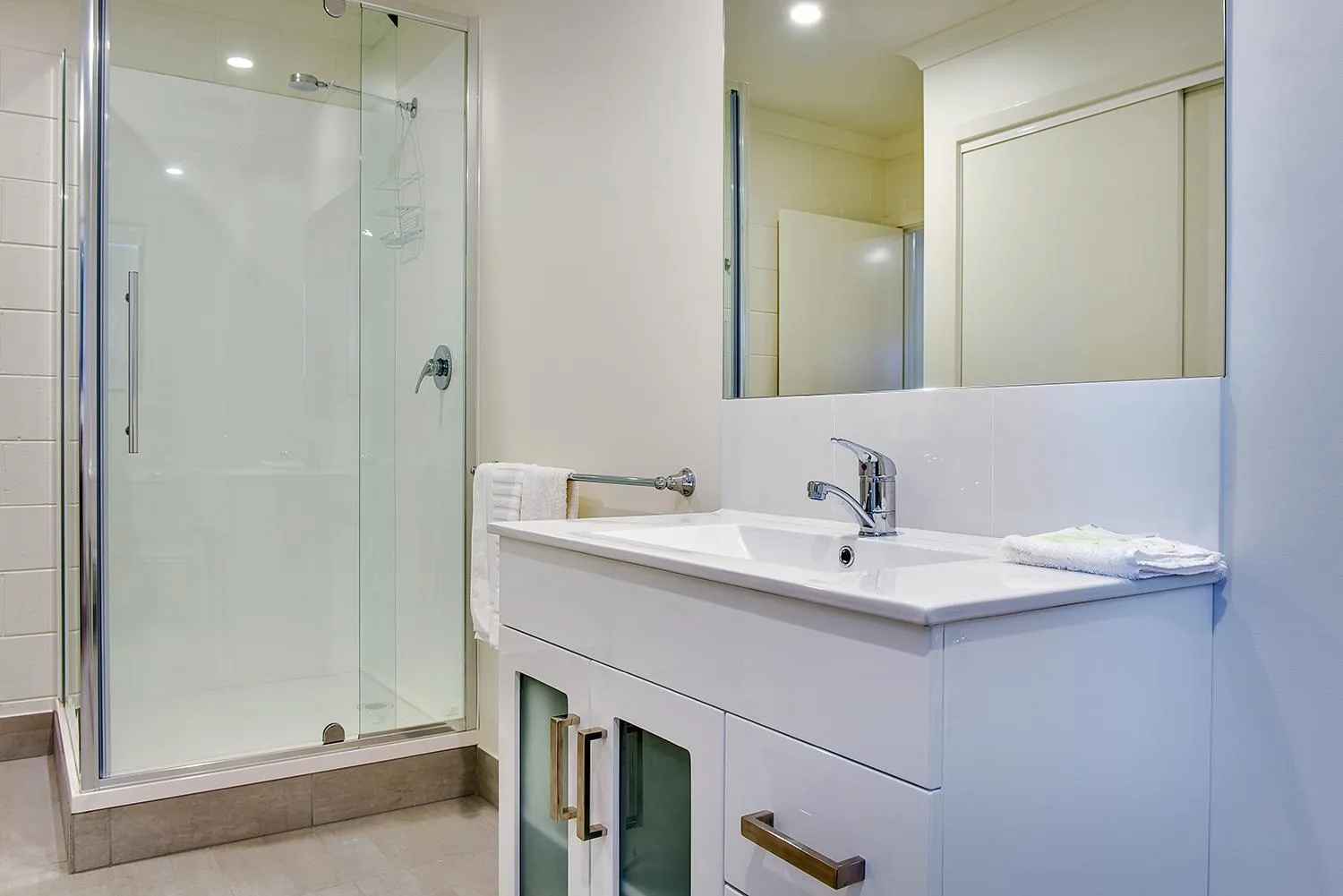 Bathroom in Allambi Holiday Apartments