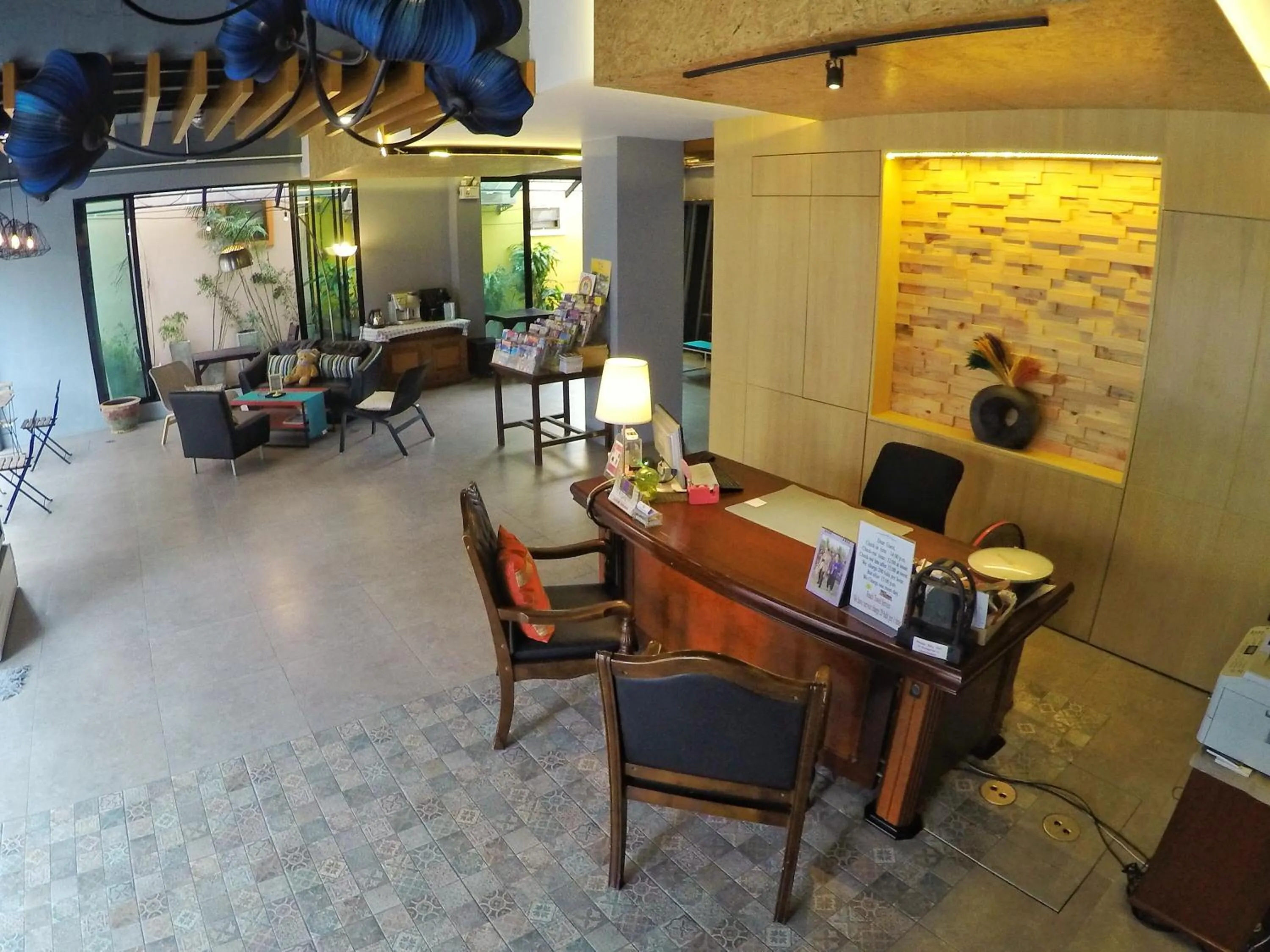 Lobby or reception in Sea Front Home Hotel - Patong Beach