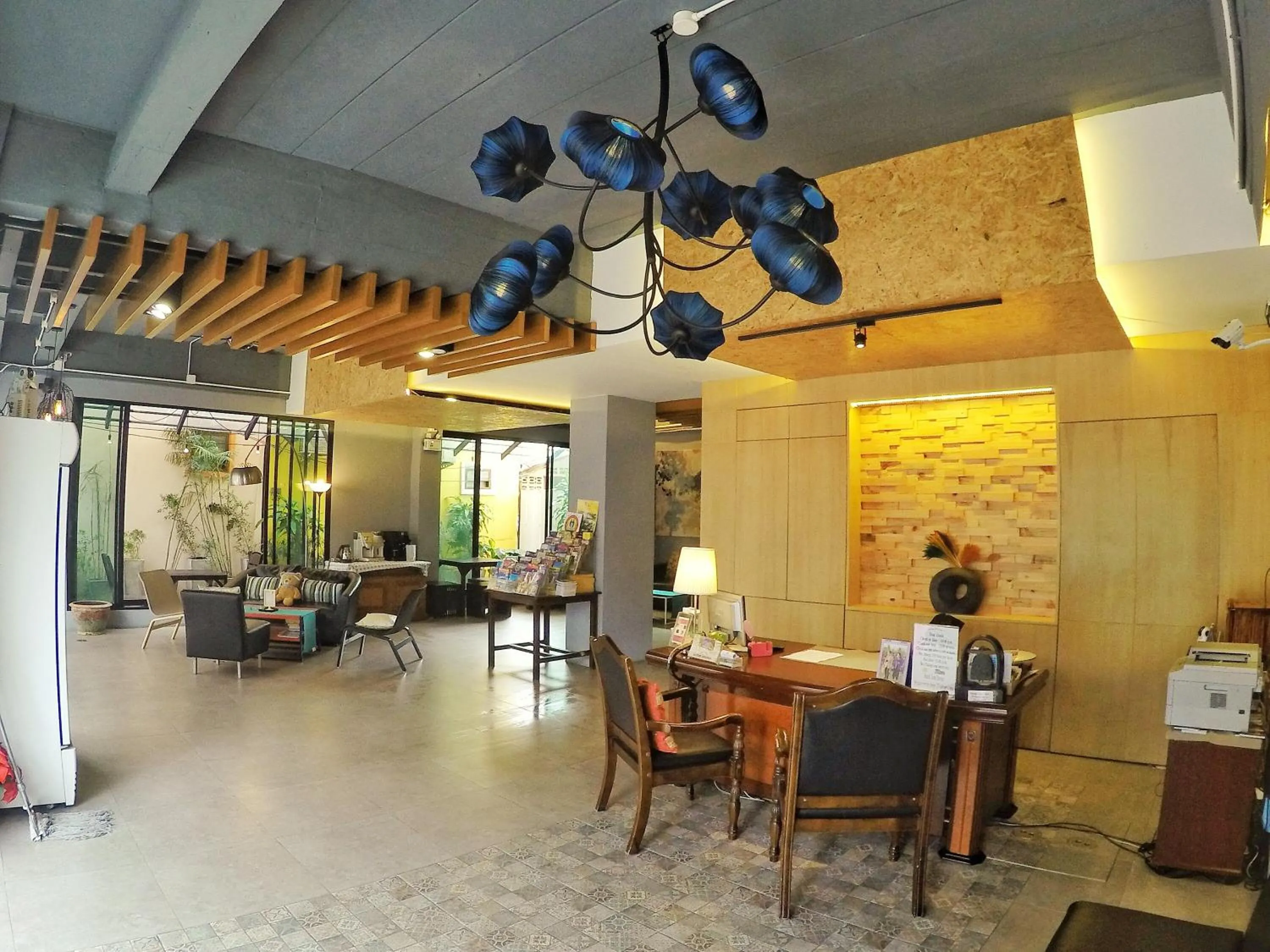 Lobby or reception in Sea Front Home Hotel - Patong Beach