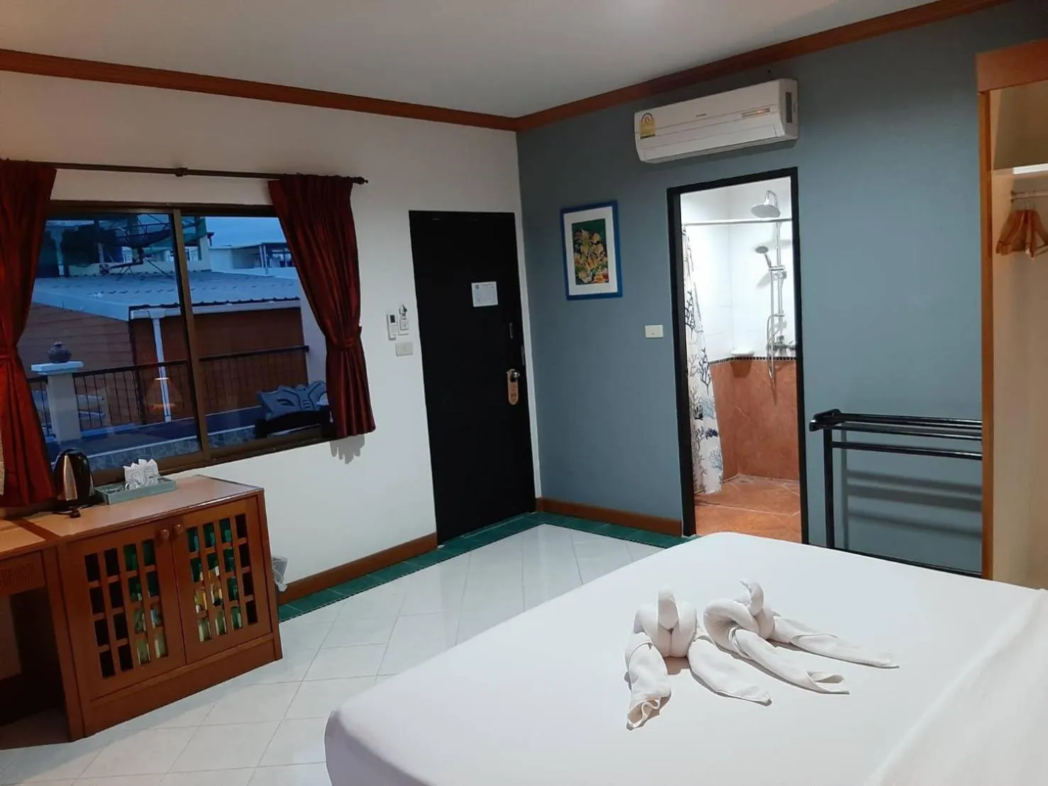 Bedroom, Bed in Sea Front Home Hotel - Patong Beach