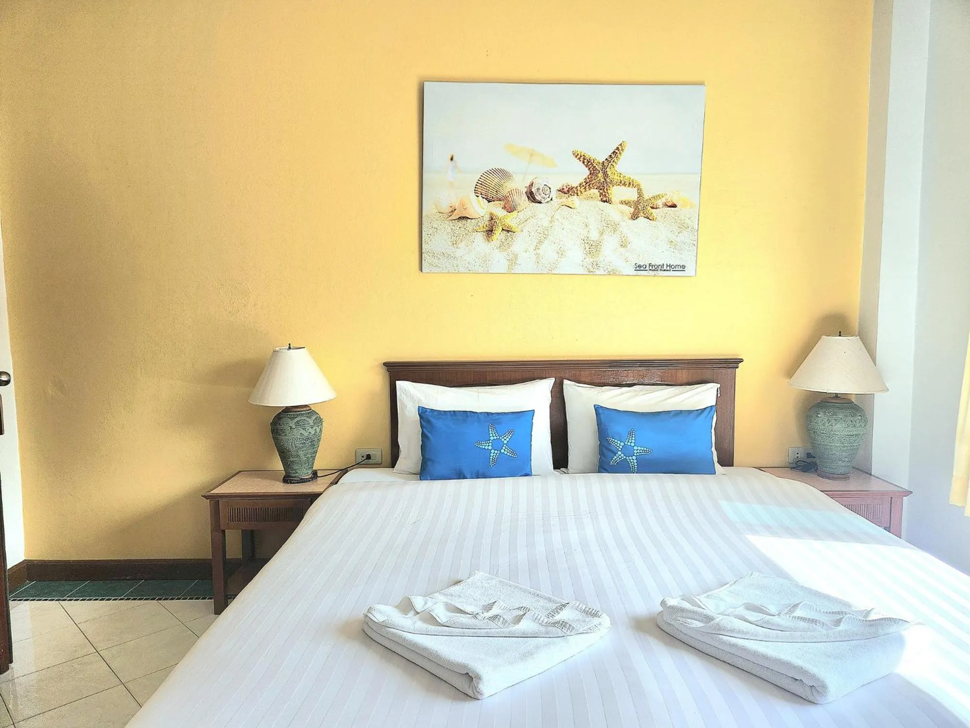 Bedroom, Bed in Sea Front Home Hotel - Patong Beach