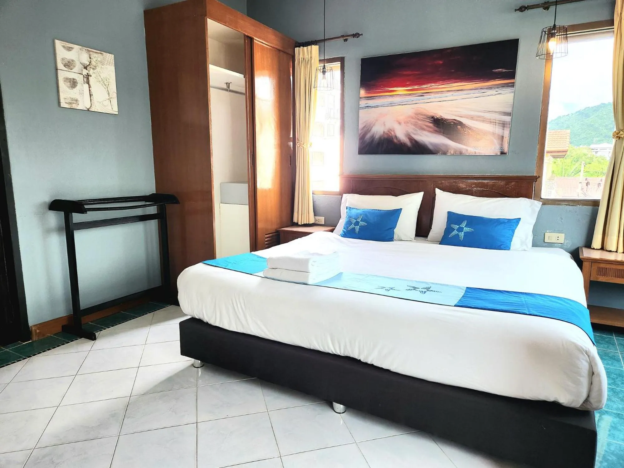 Bedroom, Bed in Sea Front Home Hotel - Patong Beach