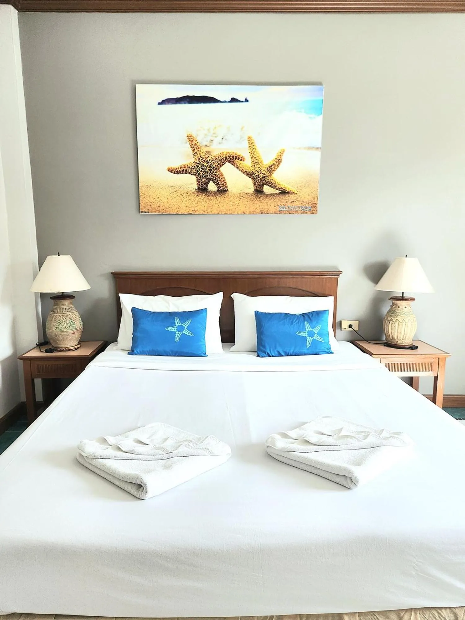 Bedroom, Bed in Sea Front Home Hotel - Patong Beach