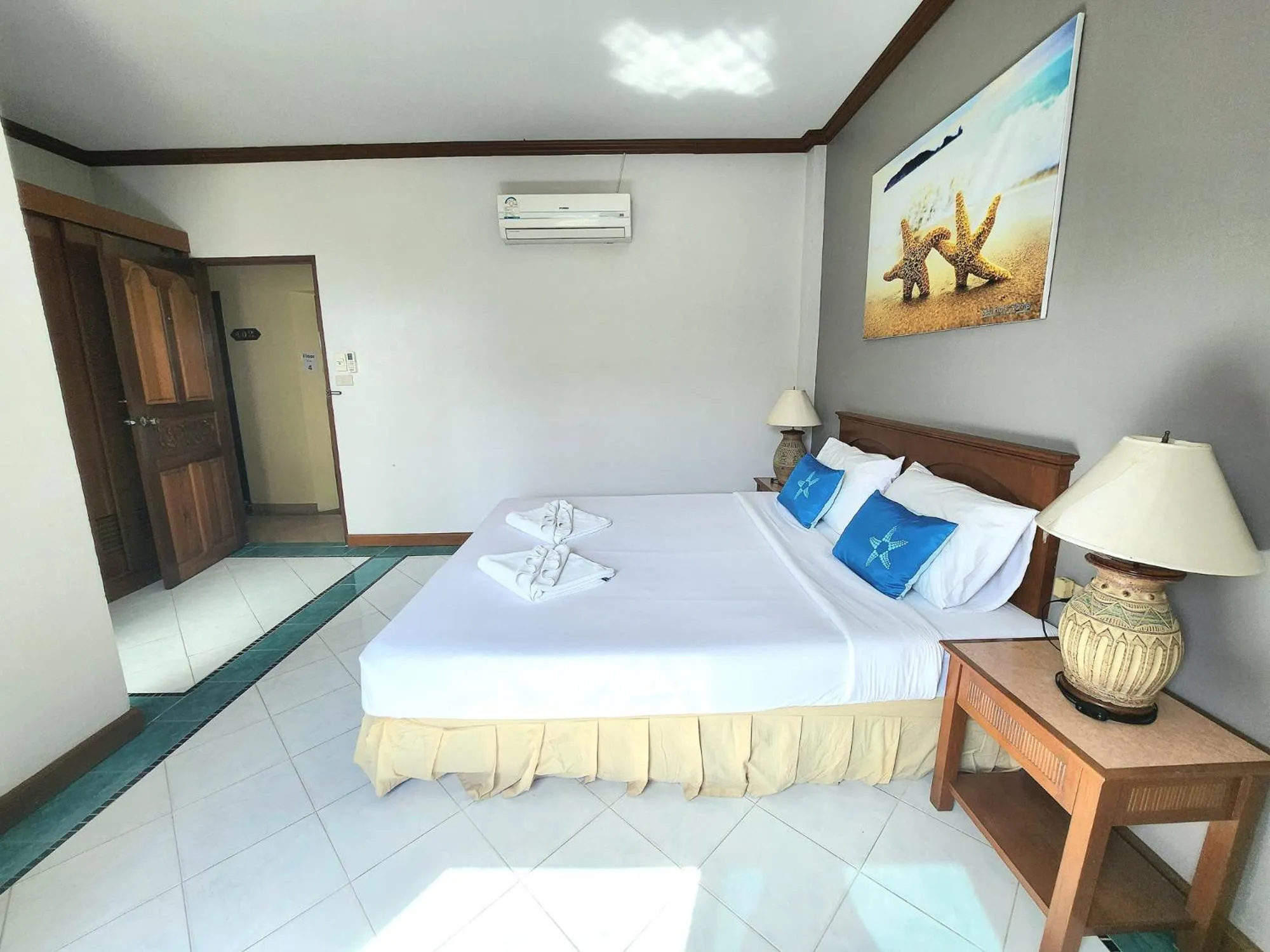 Bedroom, Bed in Sea Front Home Hotel - Patong Beach