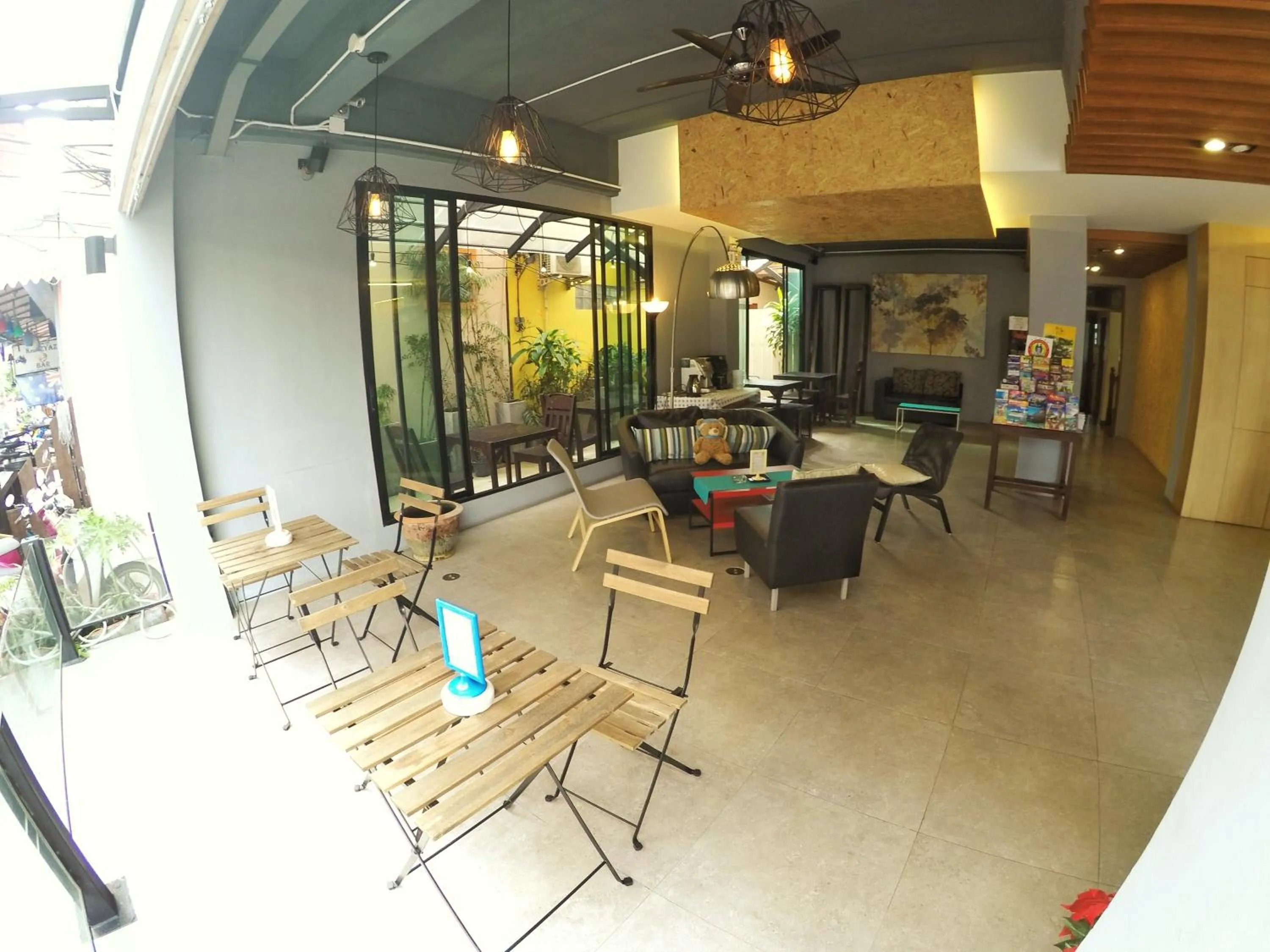 Lobby or reception in Sea Front Home Hotel - Patong Beach