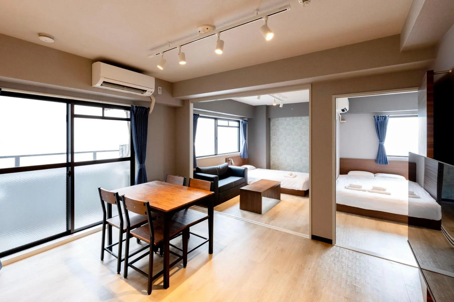 Bed in e-stay namba