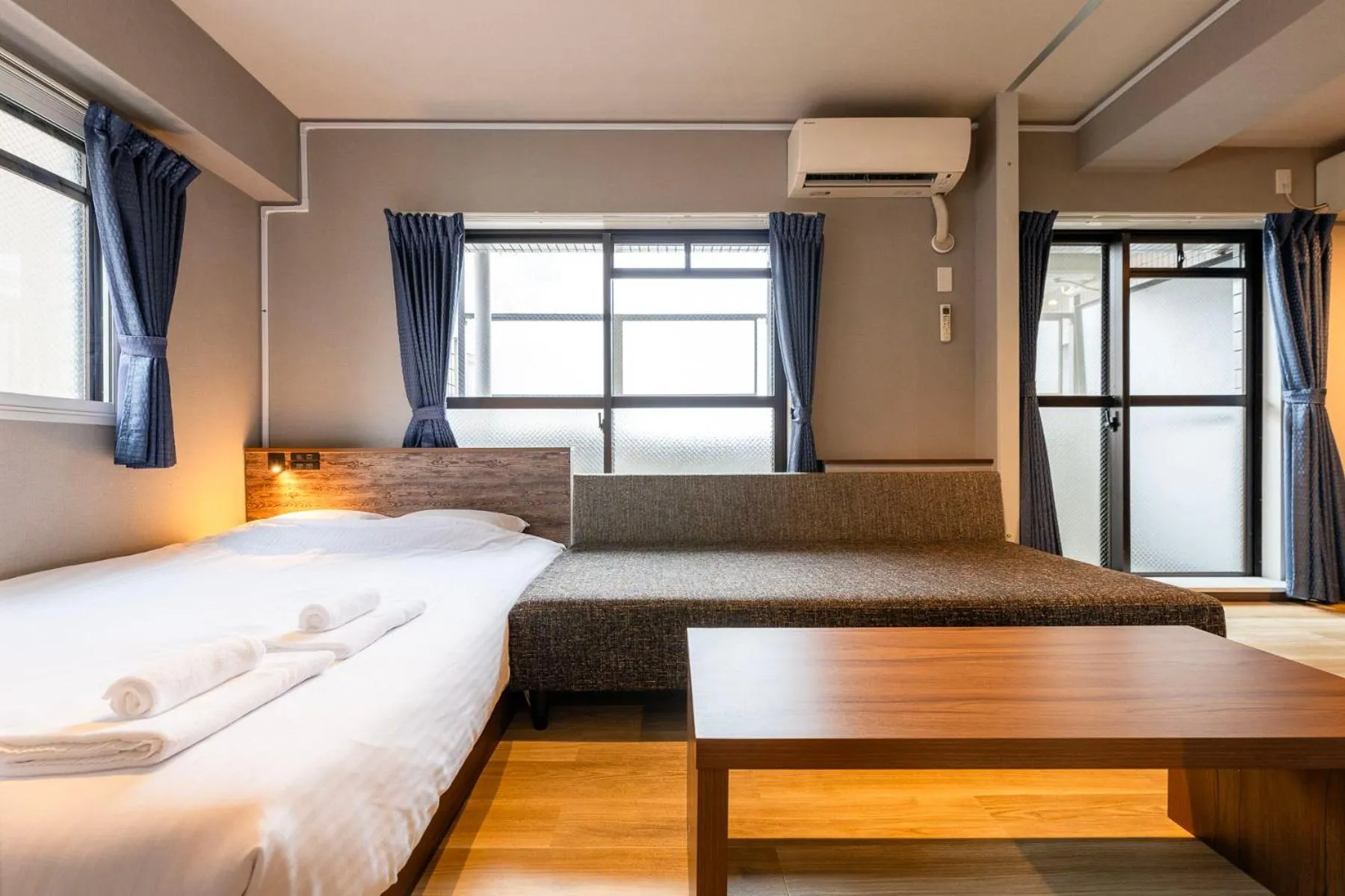 Bed in e-stay namba