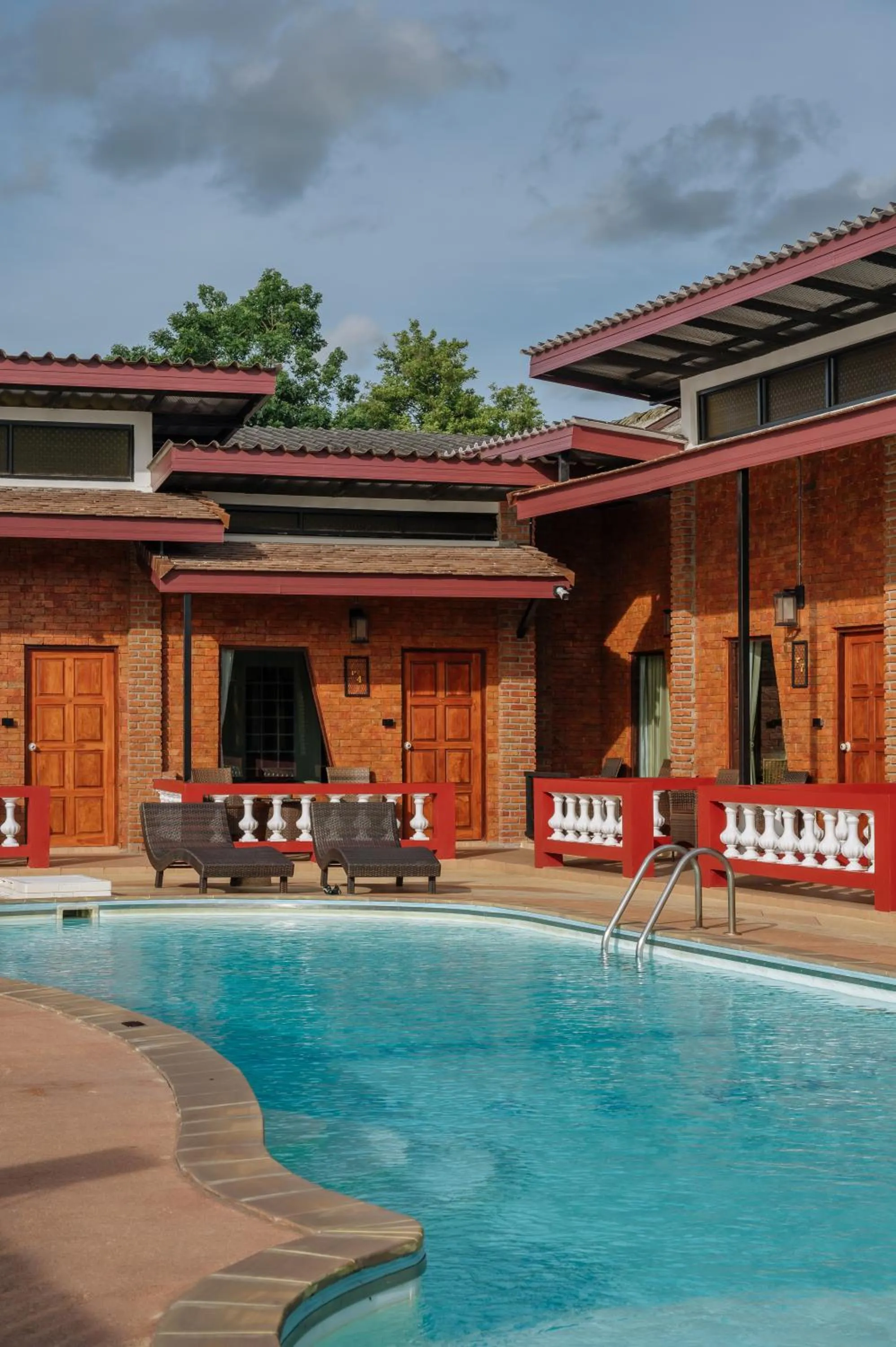 Property building in Pongphen Guesthouse - SHA Plus Certified