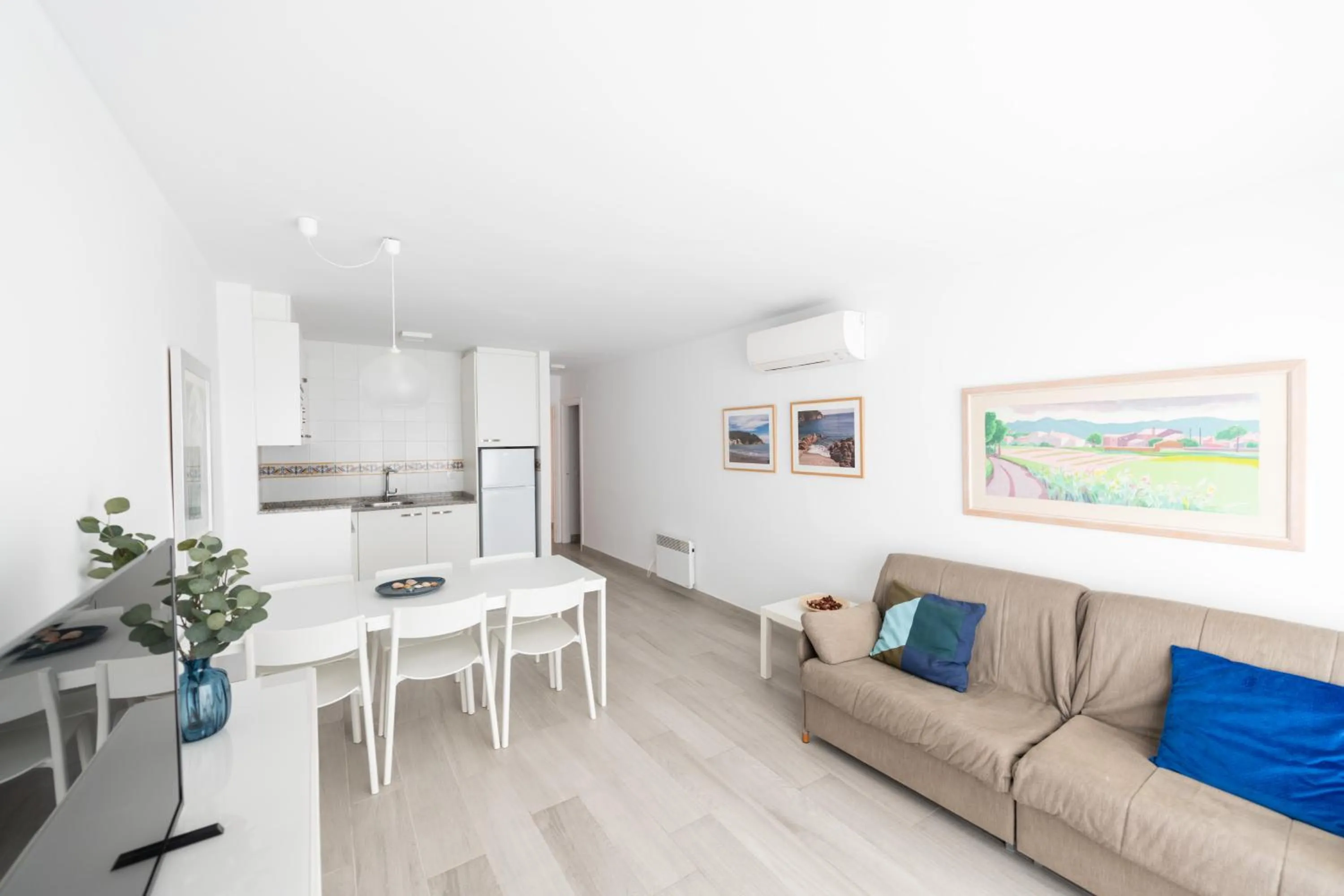Dining area in Apartamentos Marblau